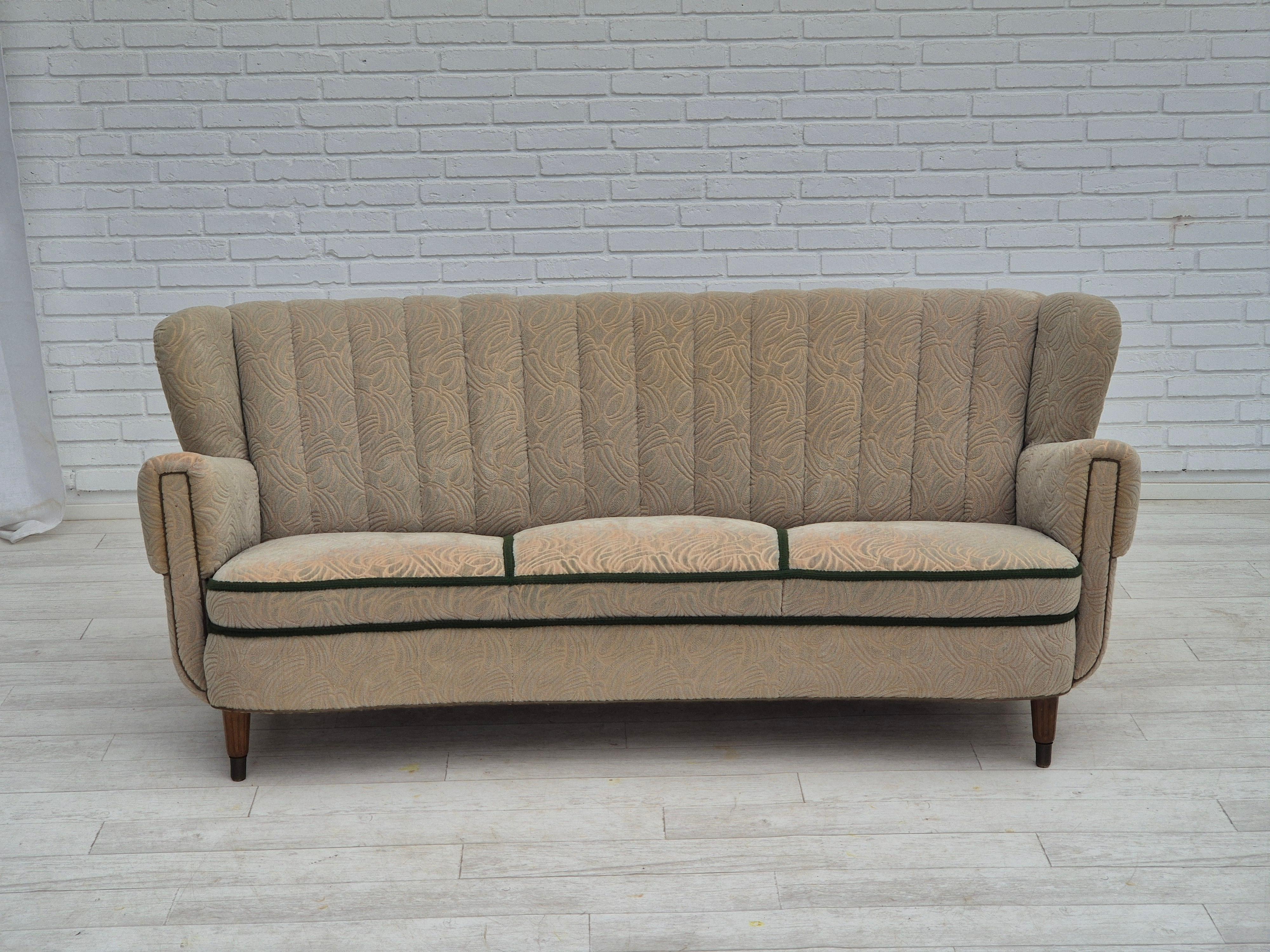 Scandinavian Modern 1960s, Danish 3 seater sofa, original good condition, cotton-wool. For Sale