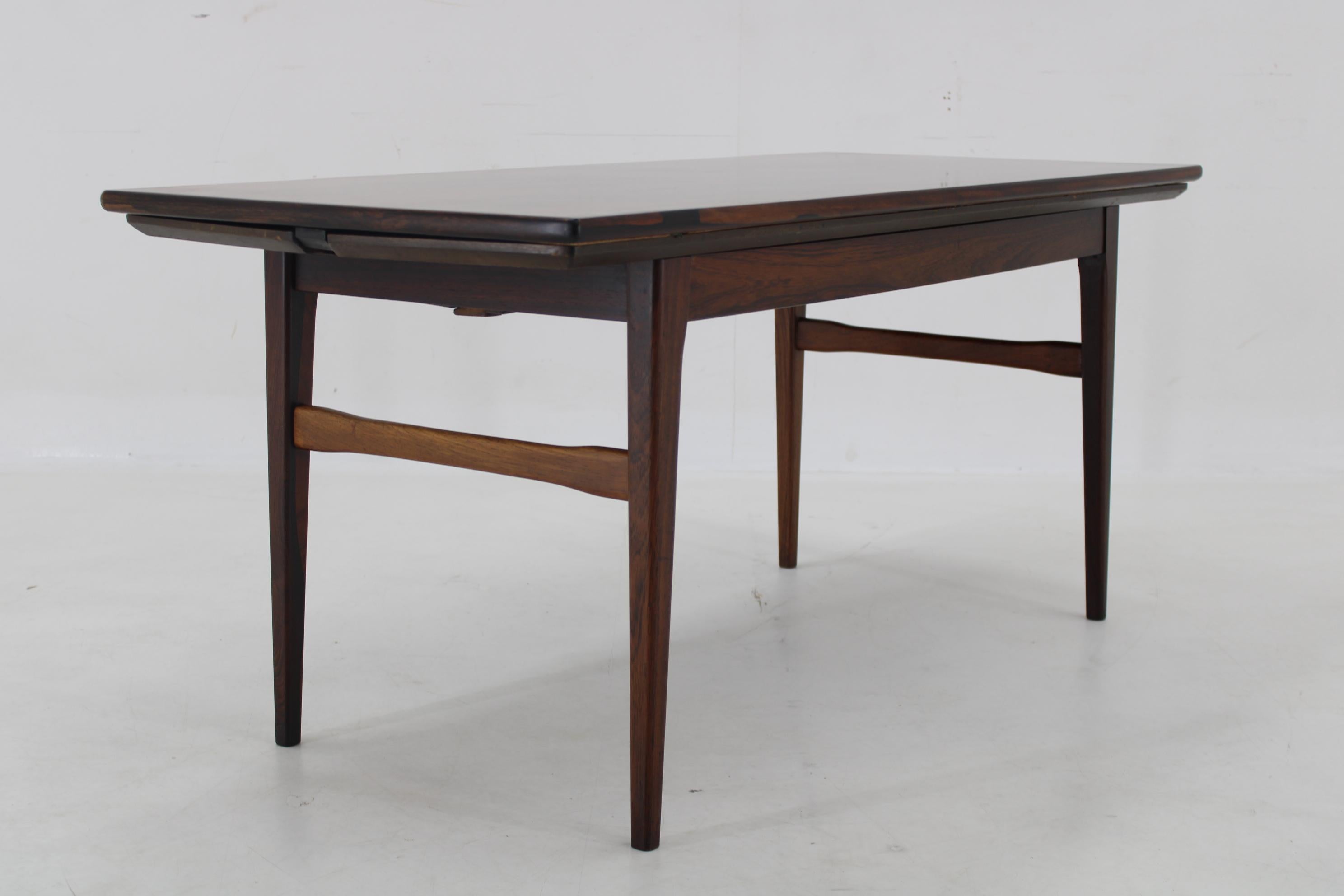Table basse danoise réglable des années 1960 Bon état - En vente à Praha, CZ
