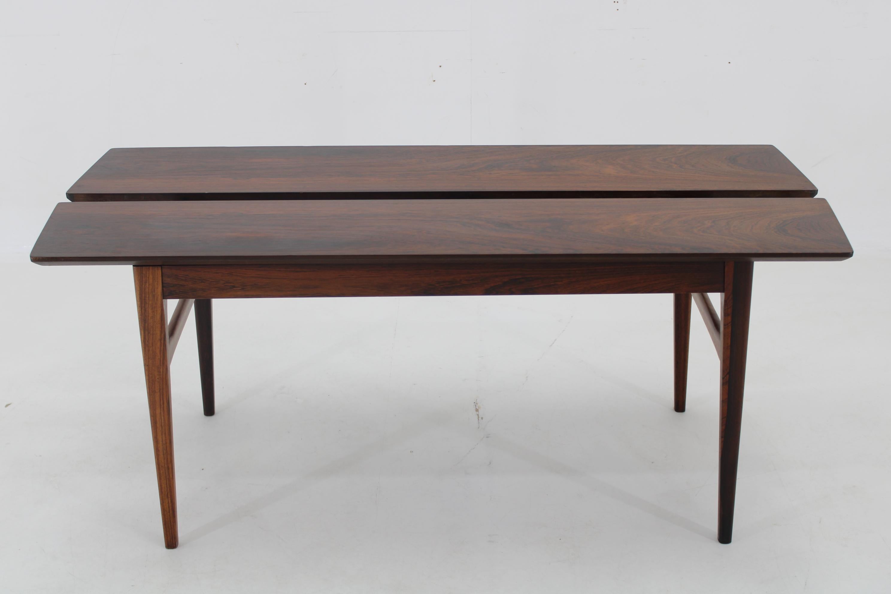 Bois Table basse danoise réglable des années 1960 en vente