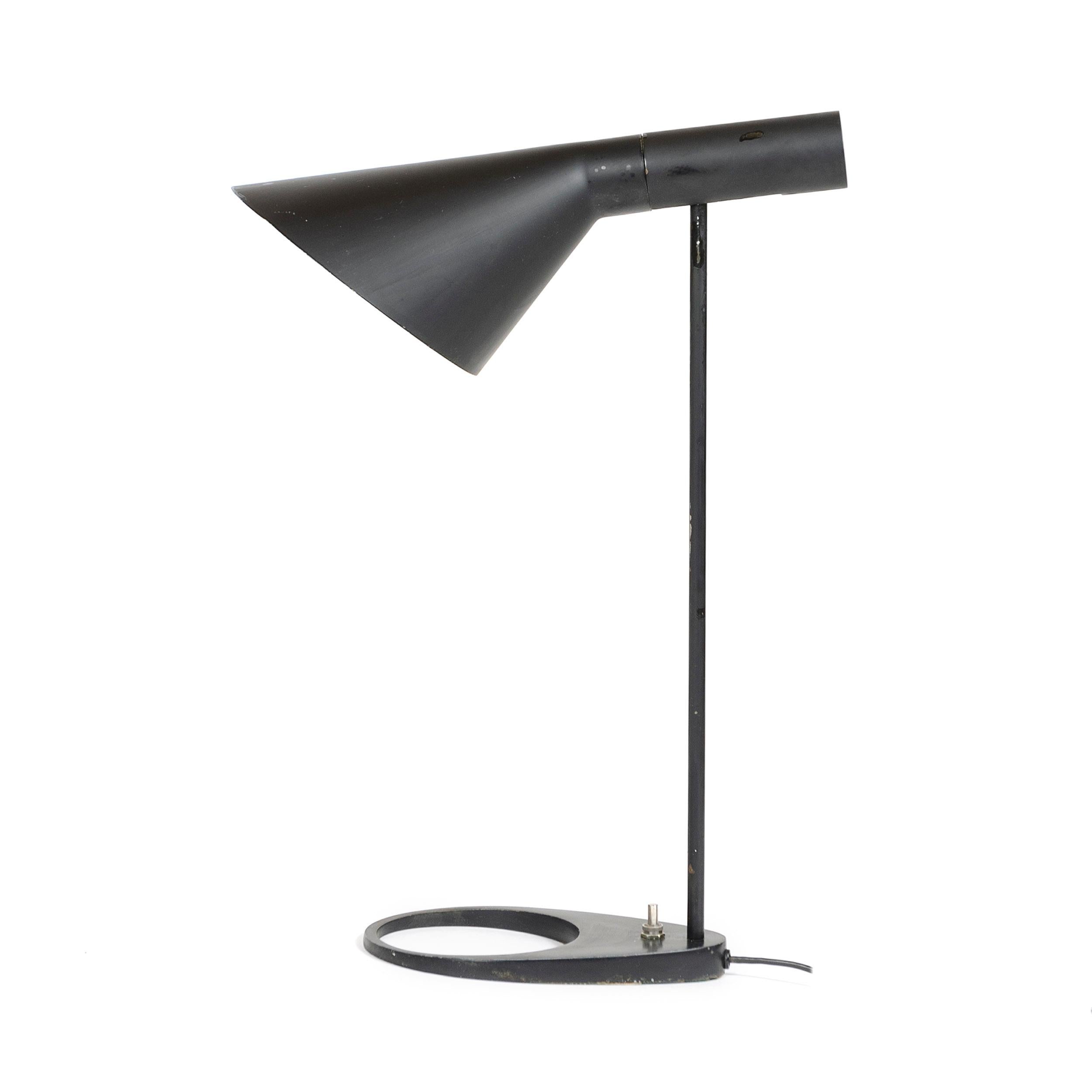 Scandinave moderne Lampe de bureau extra-large AJ danoise des années 1960 par Arne Jacobsen pour Louis Poulsen en vente