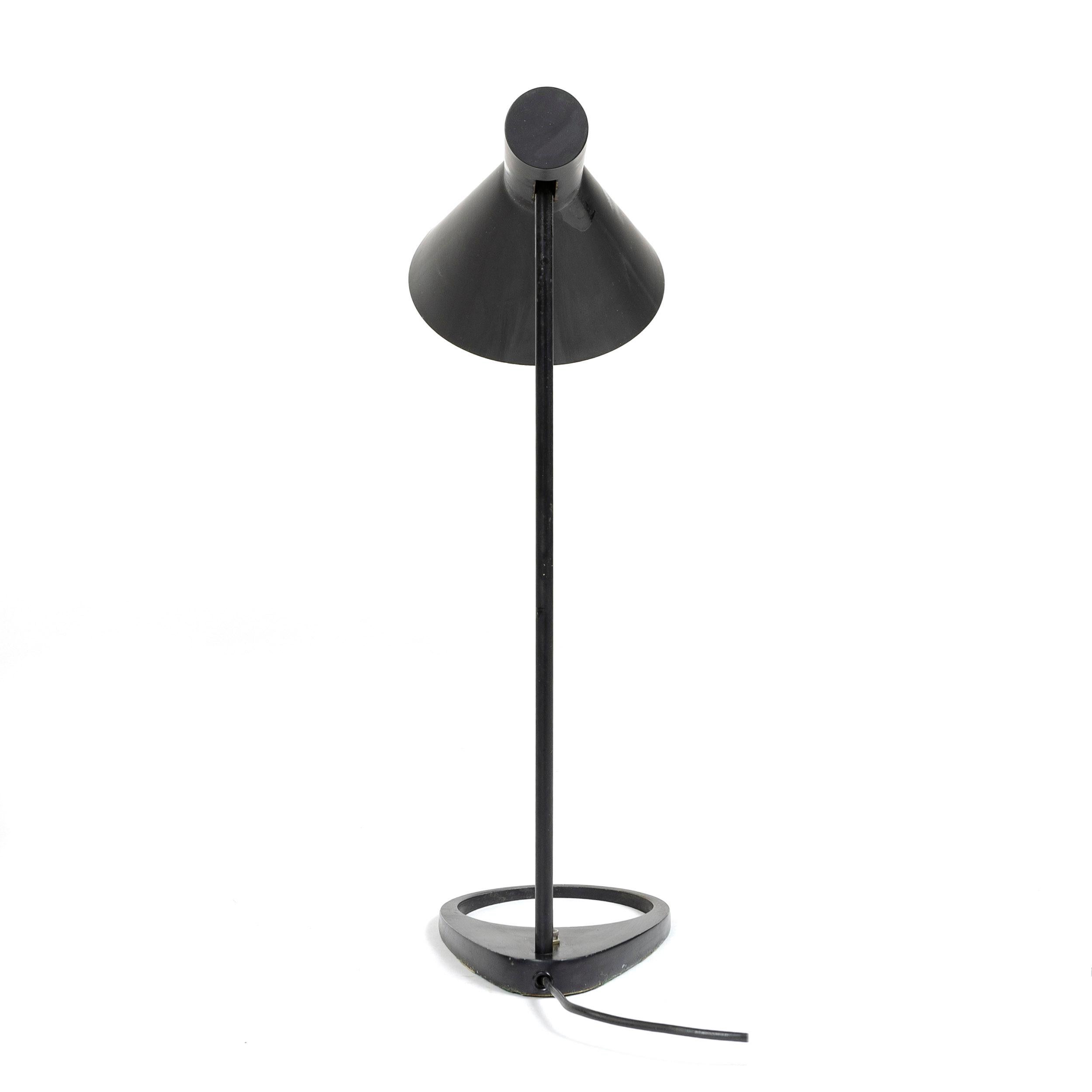 Scandinavian Modern 1960s Danish AJ Extra Large Desk Lamp by Arne Jacobsen for Louis Poulsen For Sale