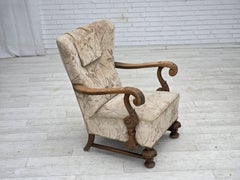 Poltrona Wood degli anni '60, tessuto d'arredamento beige/marrone, legno di quercia intagliato.