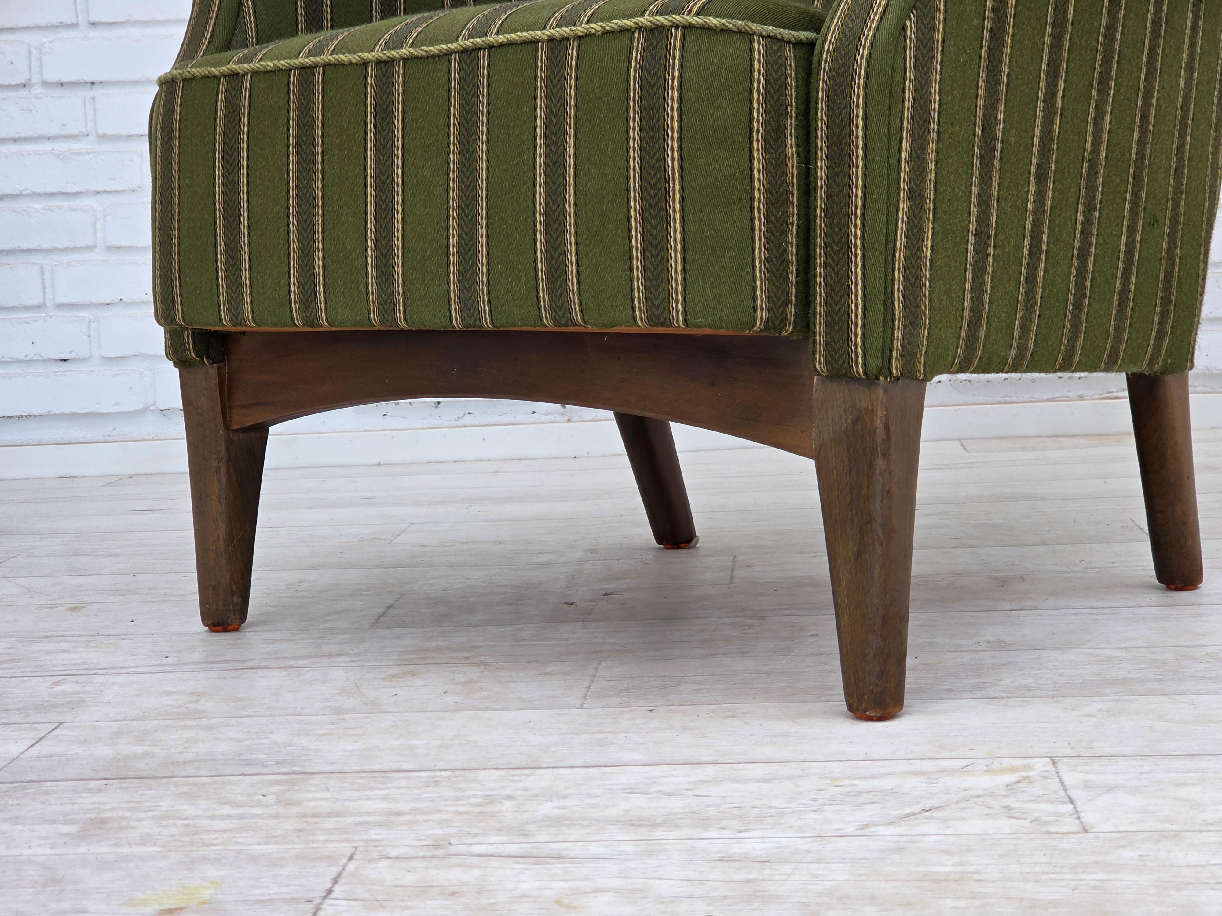 1960s, fauteuil danois par Fritz Hansen, série 8000/8020, laine d'ameublement. en vente 3
