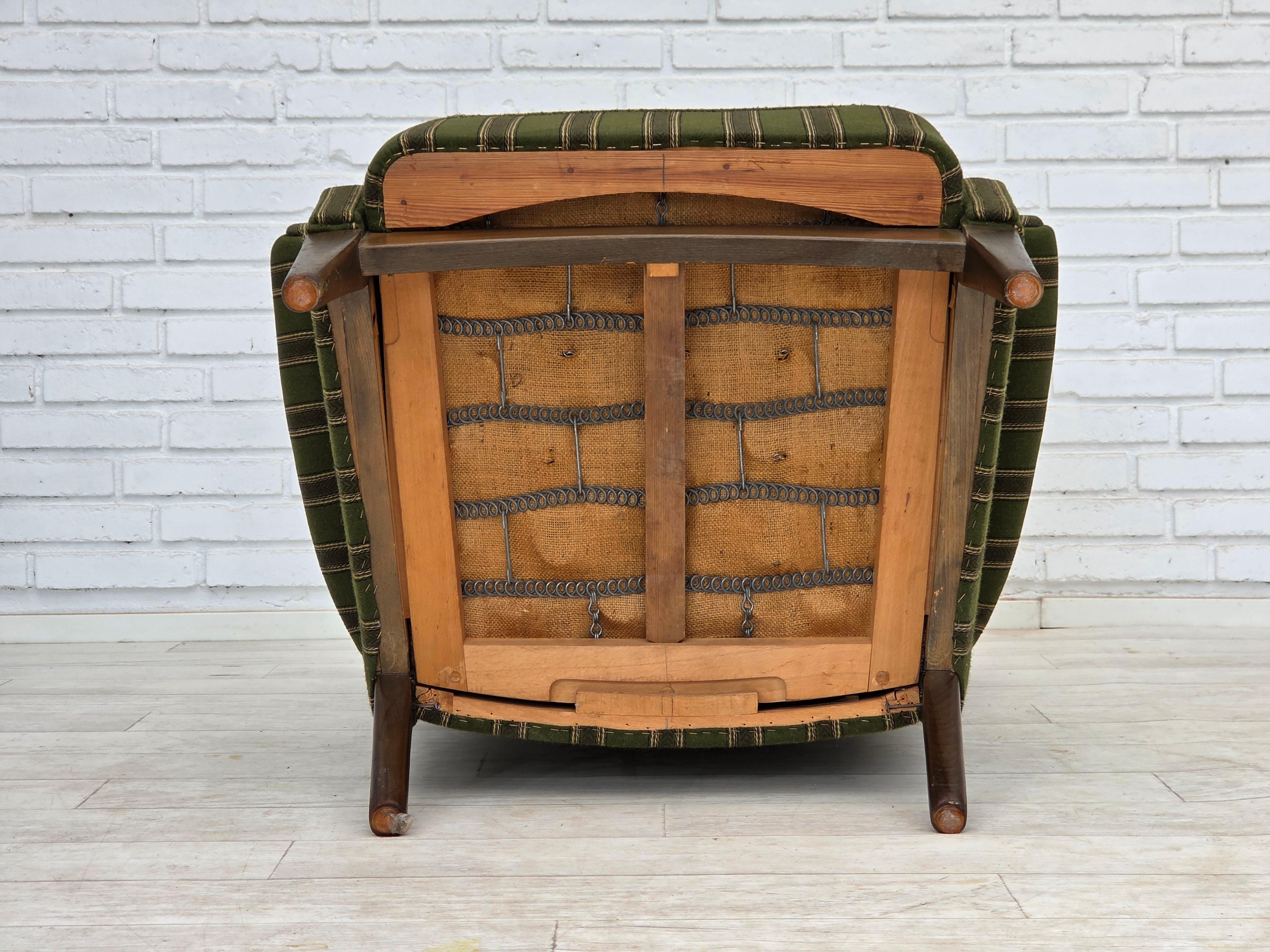 1960s, fauteuil danois par Fritz Hansen, série 8000/8020, laine d'ameublement. en vente 4