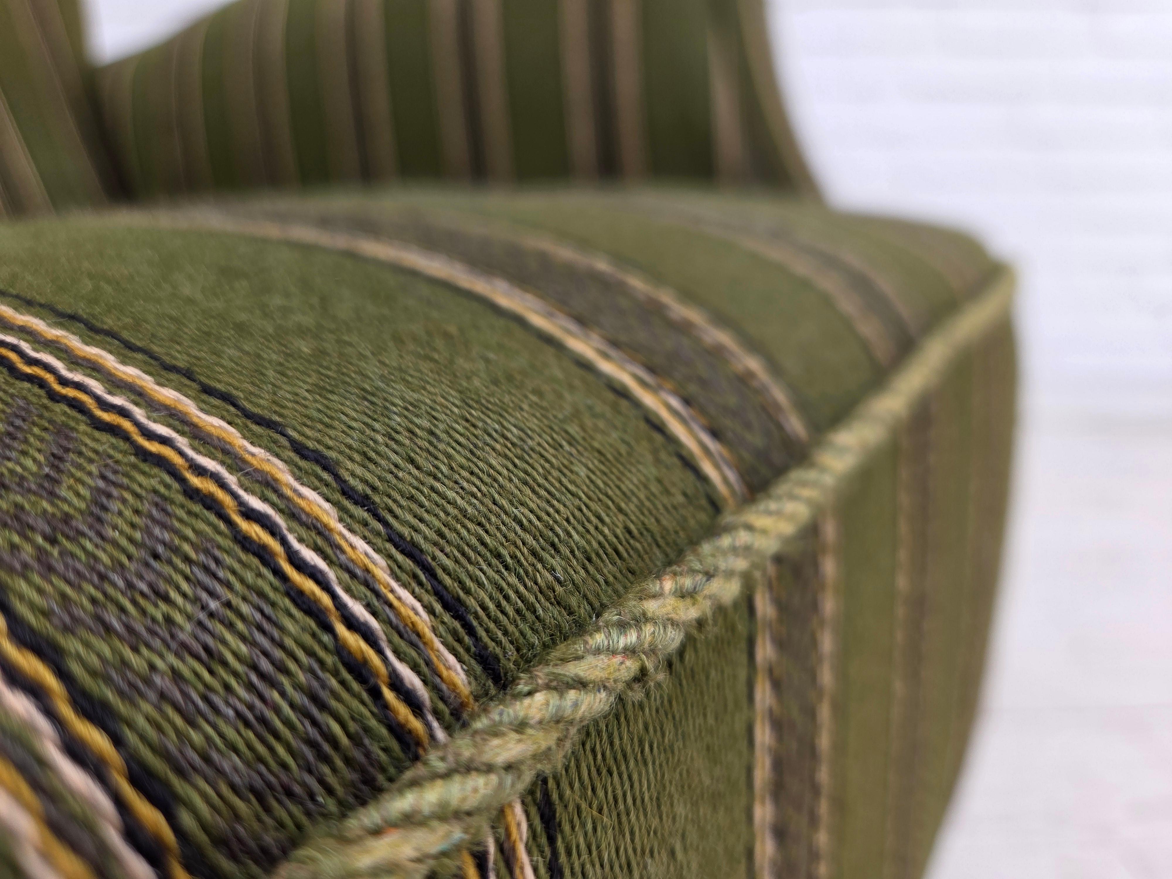 1960s, fauteuil danois par Fritz Hansen, série 8000/8020, laine d'ameublement. en vente 8