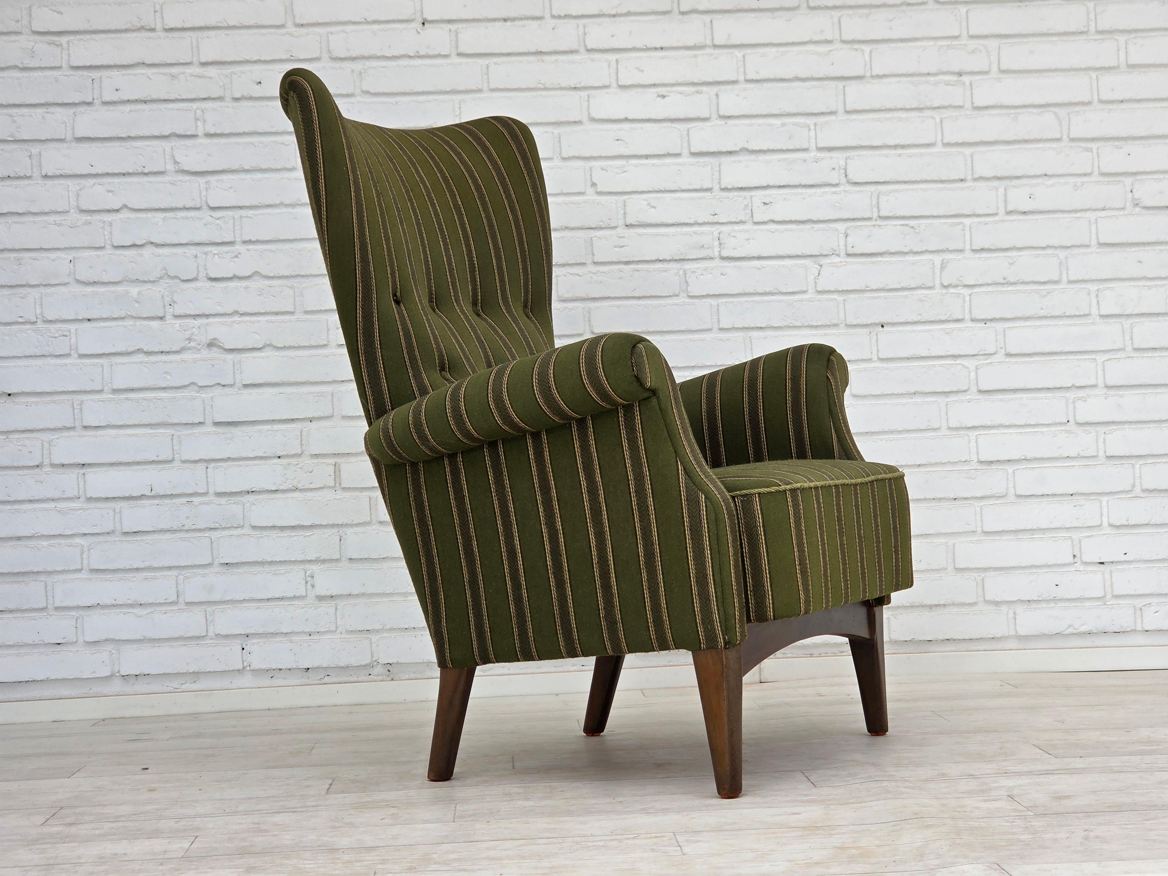 Danois 1960s, fauteuil danois par Fritz Hansen, série 8000/8020, laine d'ameublement. en vente