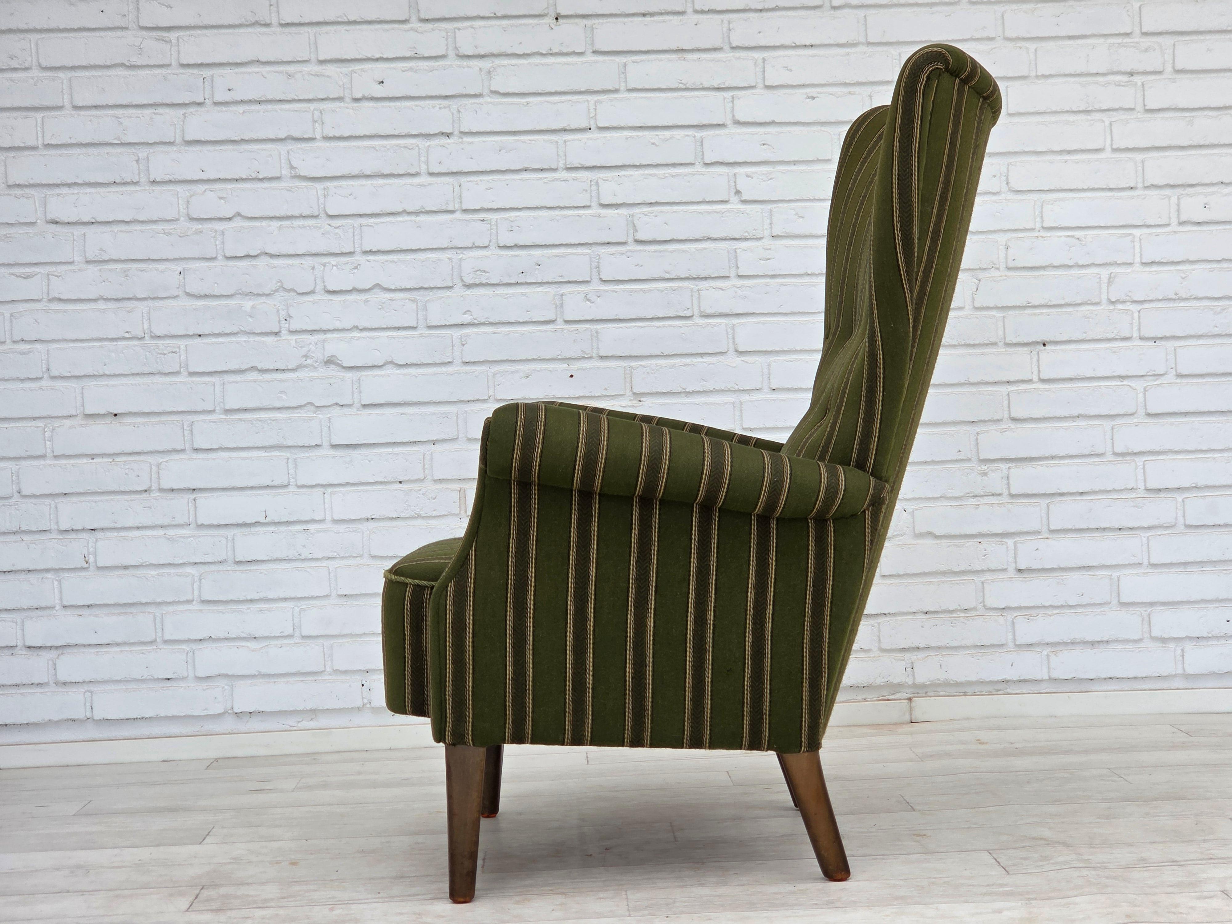 Laine 1960s, fauteuil danois par Fritz Hansen, série 8000/8020, laine d'ameublement. en vente