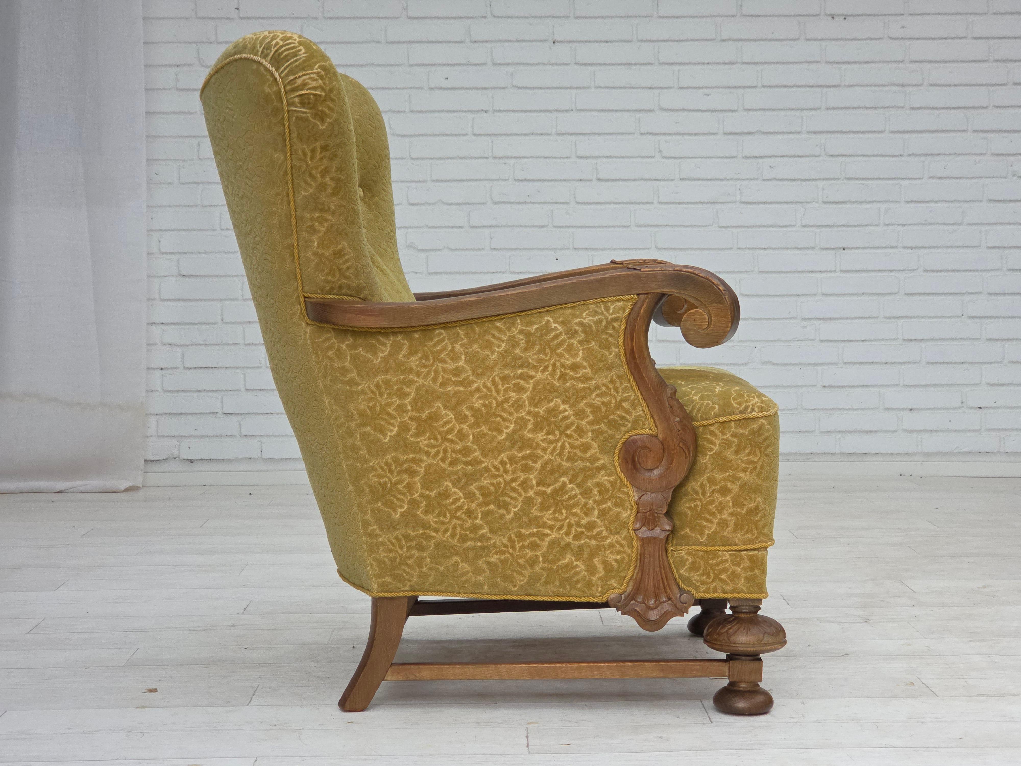 Poltrona danese degli anni '60, tessuto in cotone/lana, legno massiccio di Oak. in vendita 5