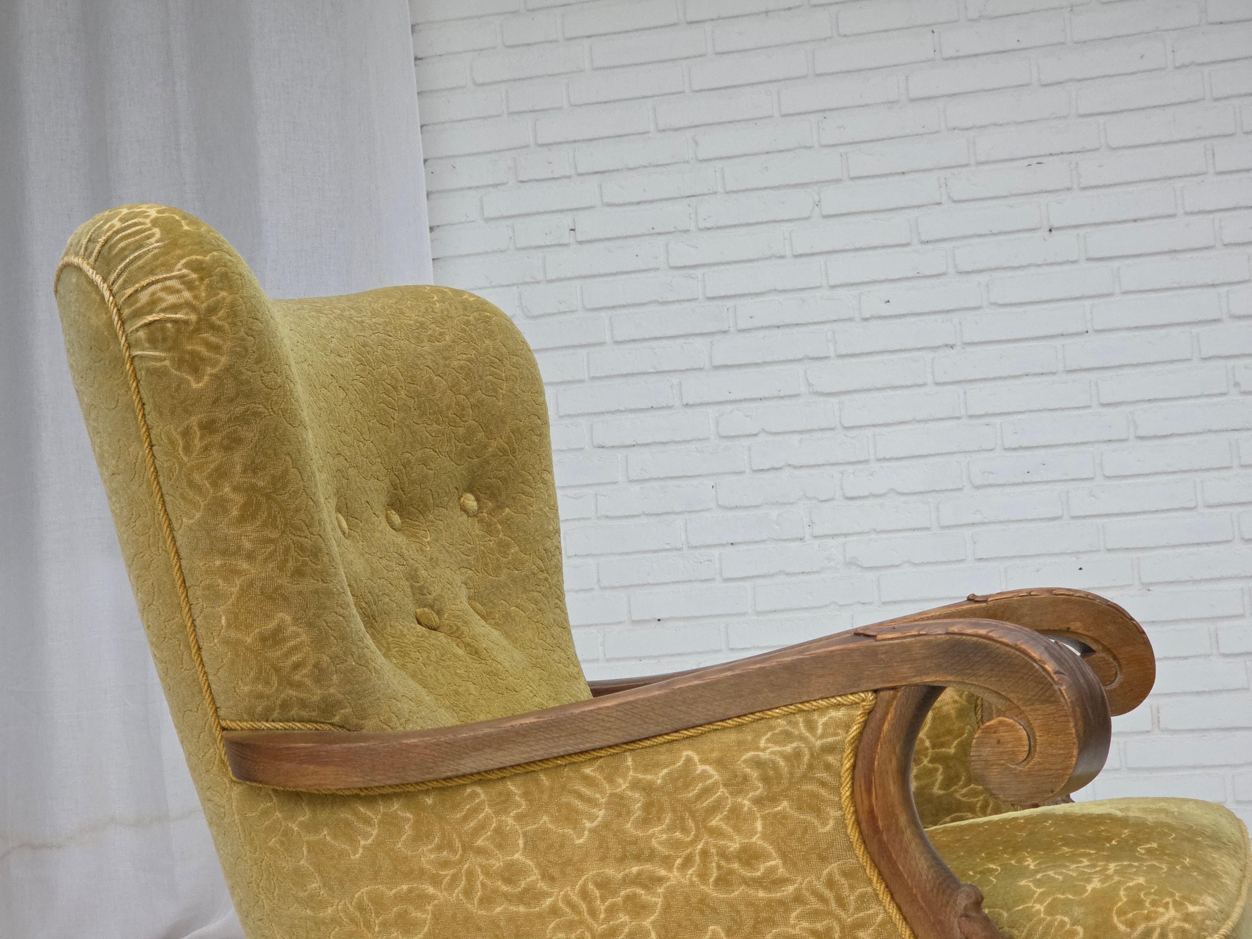 Poltrona danese degli anni '60, tessuto in cotone/lana, legno massiccio di Oak. in vendita 6