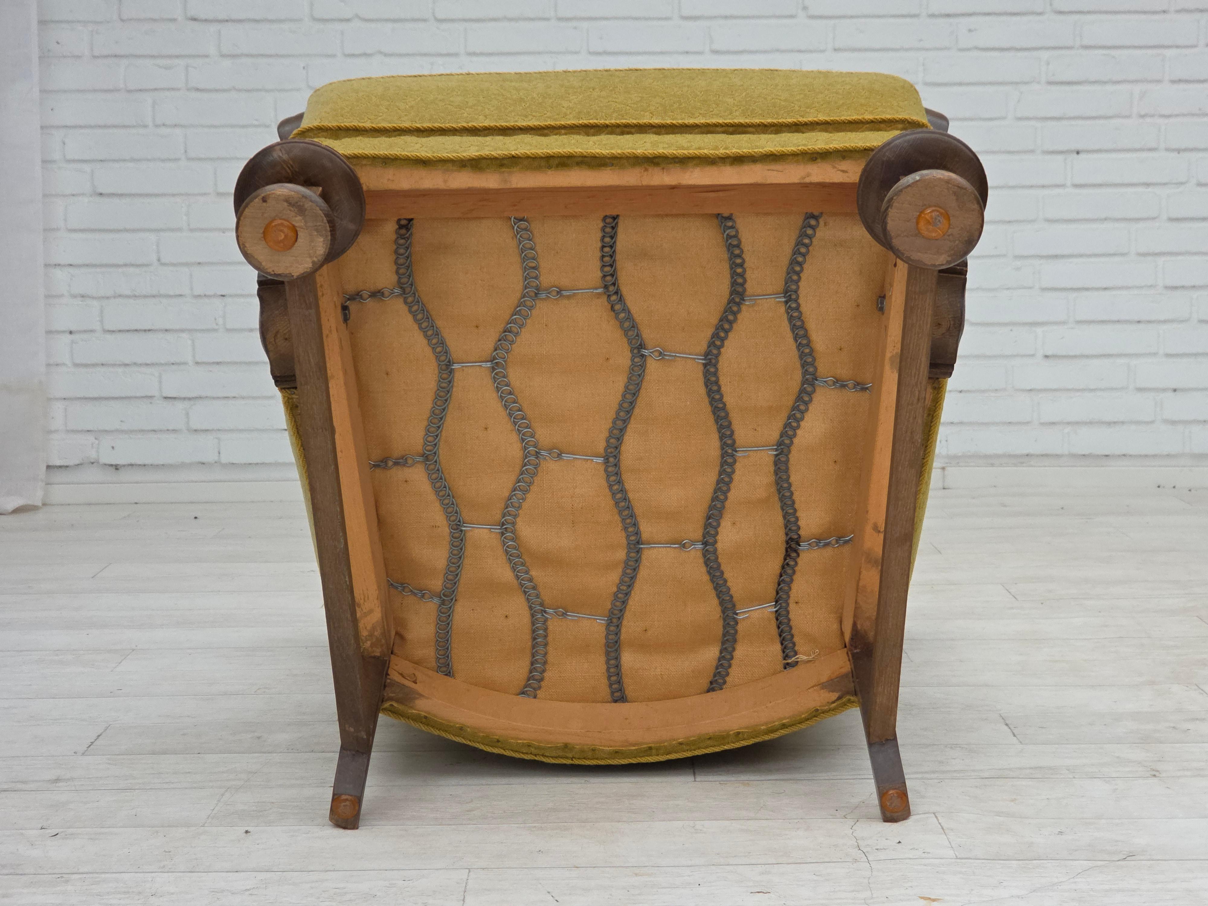 Poltrona danese degli anni '60, tessuto in cotone/lana, legno massiccio di Oak. in vendita 13