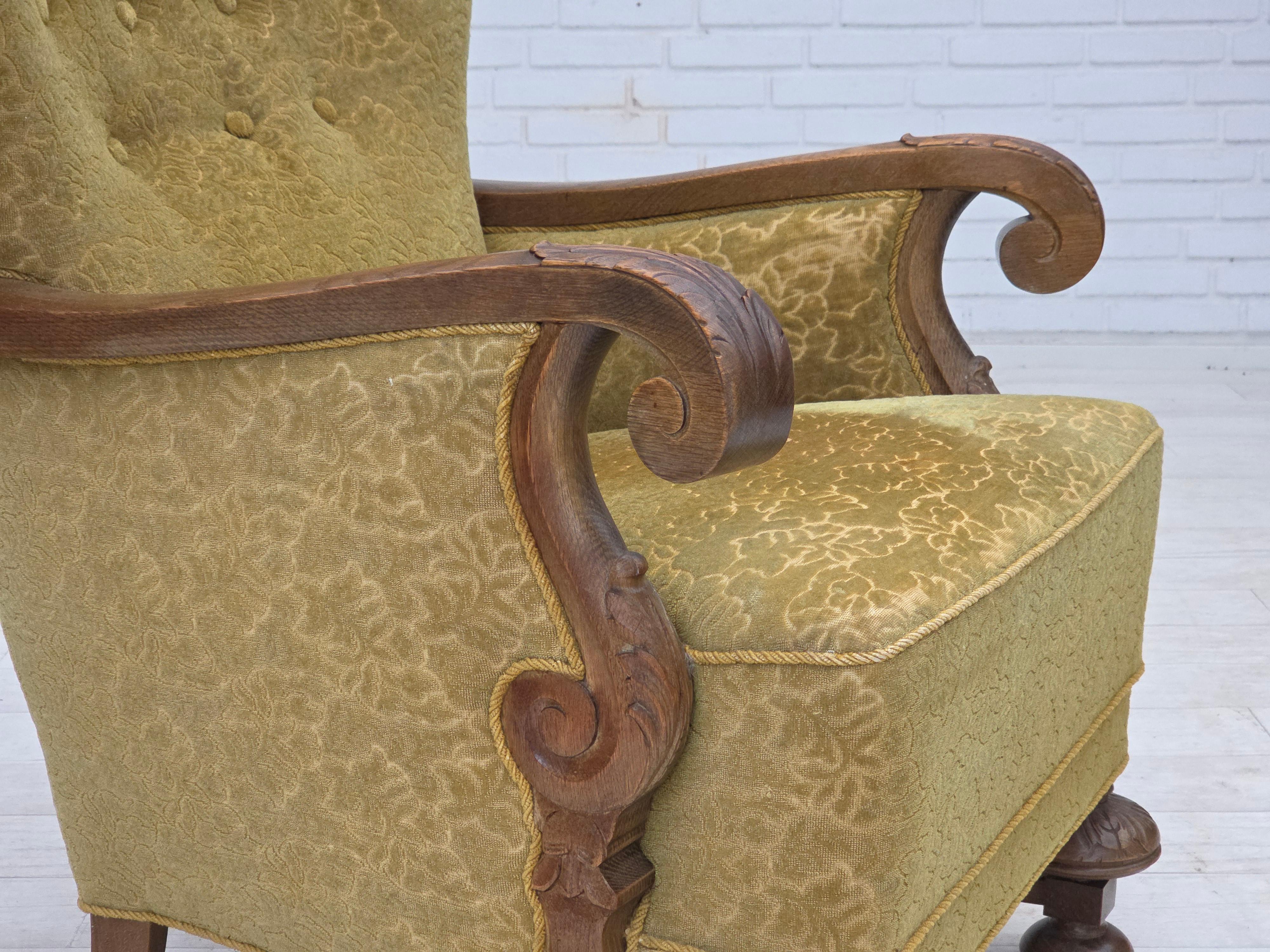 Scandinavo moderno Poltrona danese degli anni '60, tessuto in cotone/lana, legno massiccio di Oak. in vendita