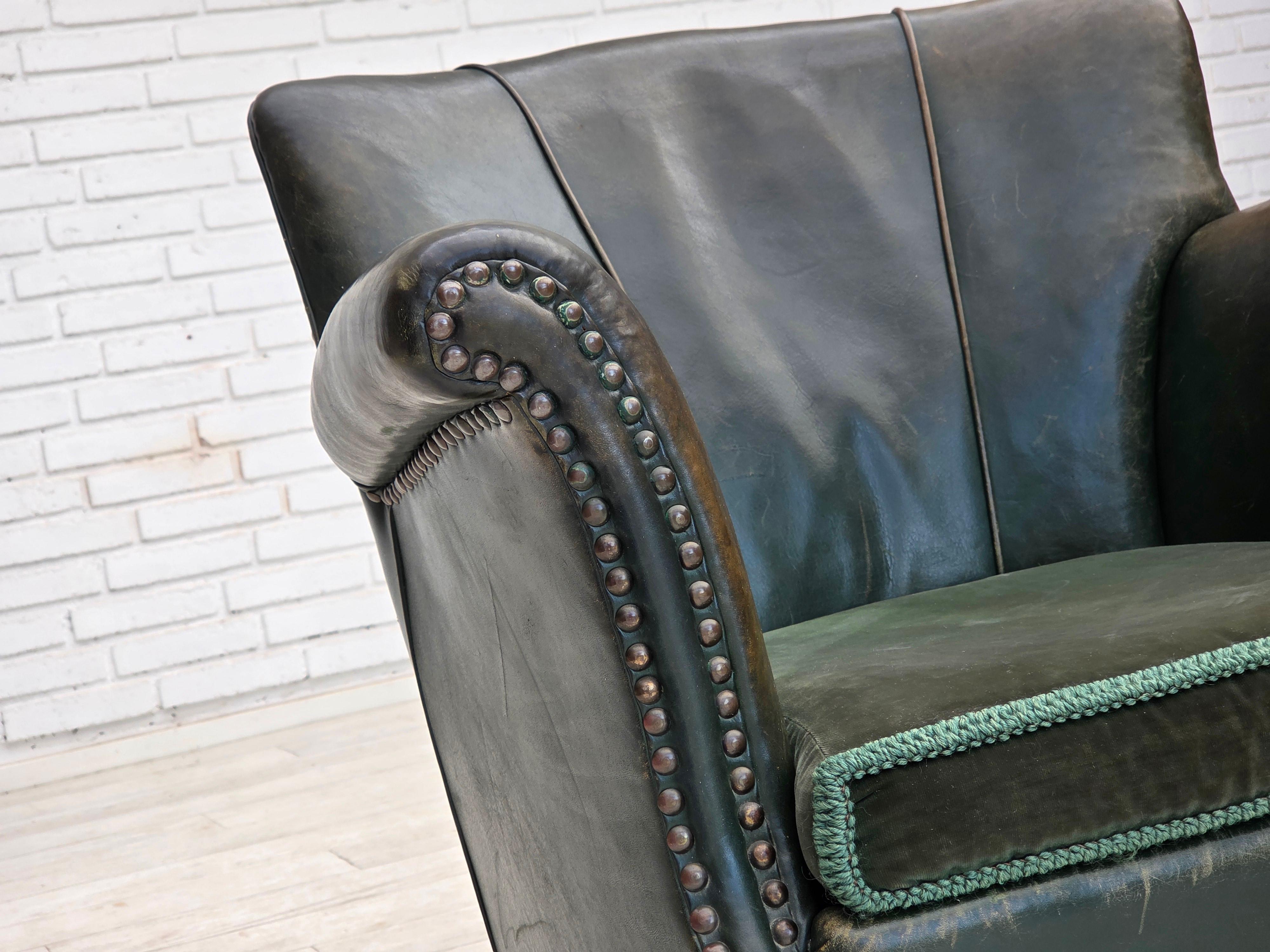 1960s, fauteuil danois, meuble en cuir patiné, meuble en velours. en vente 3