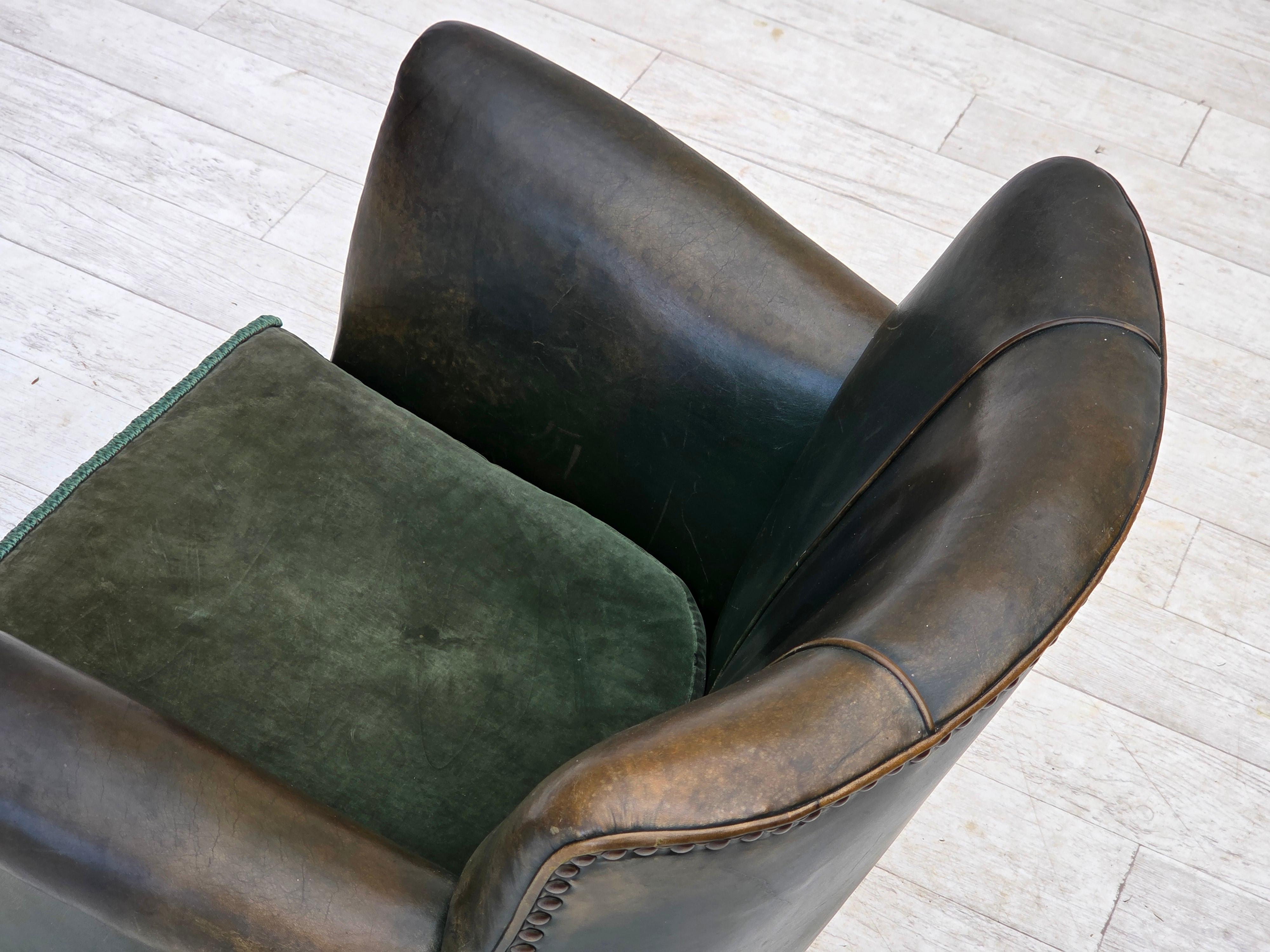 1960s, fauteuil danois, meuble en cuir patiné, meuble en velours. en vente 10