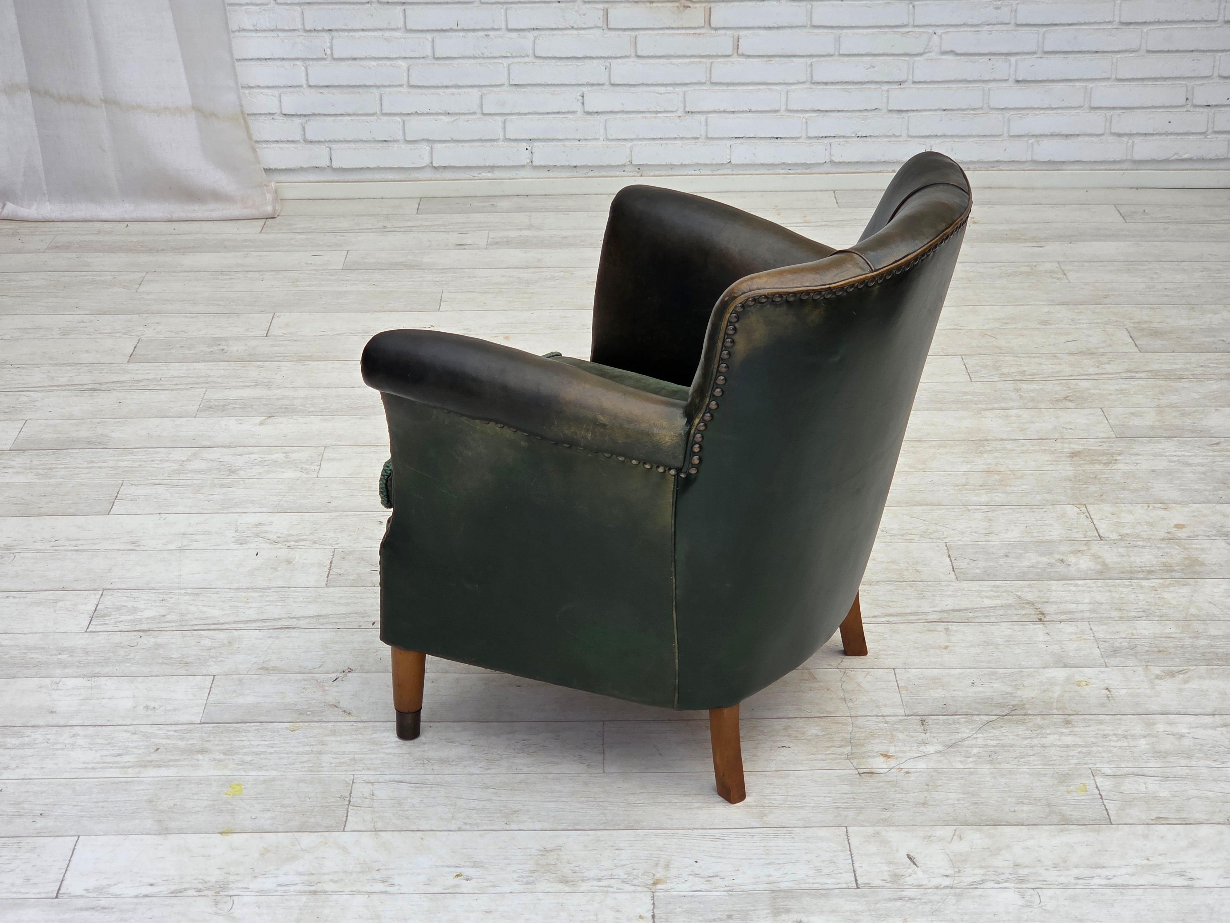 Cuir 1960s, fauteuil danois, meuble en cuir patiné, meuble en velours. en vente
