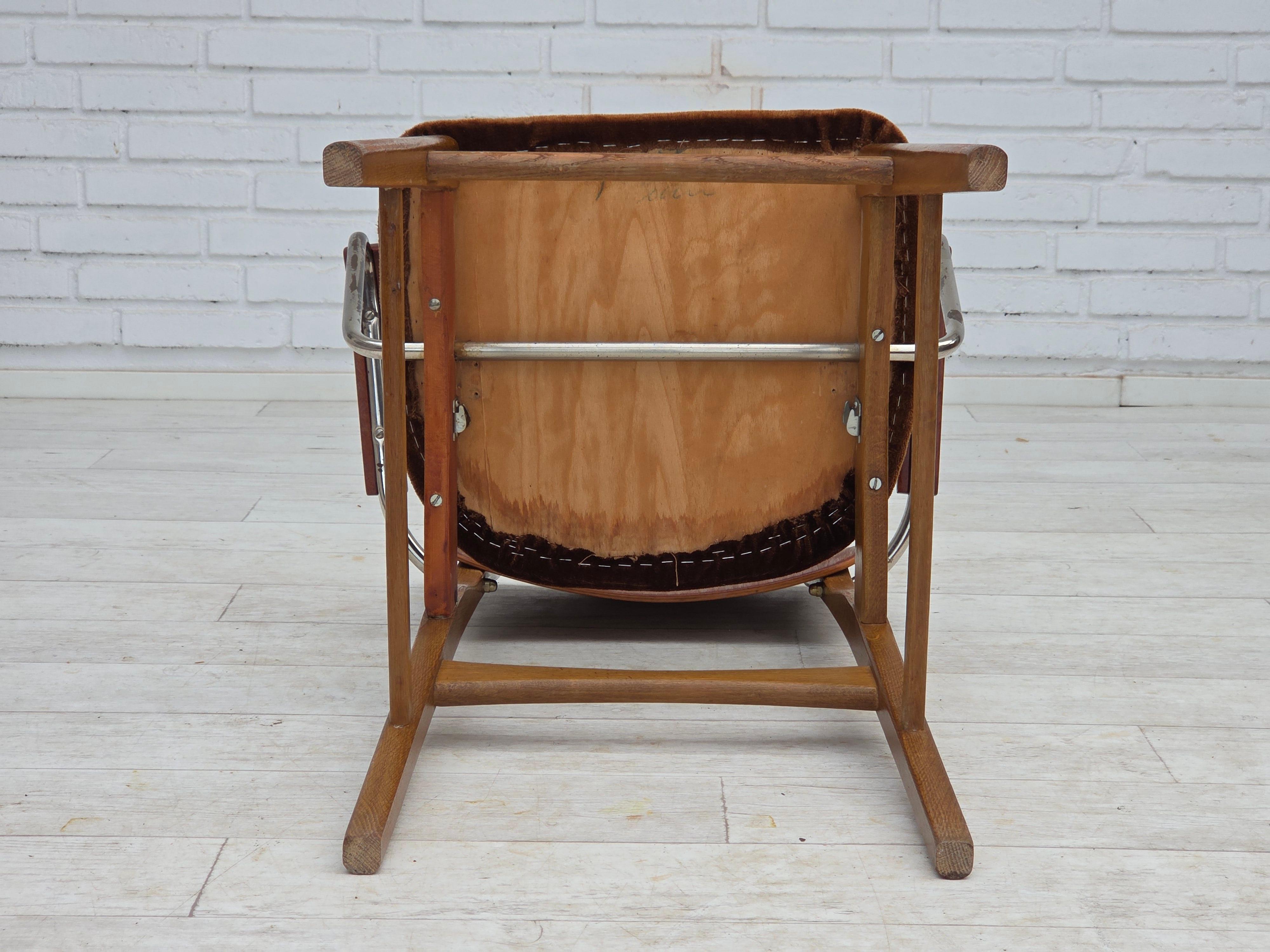 Anni '60, poltrona Wood, arredamento in velluto, braccioli in legno di teak, acciaio cromato. in vendita 8