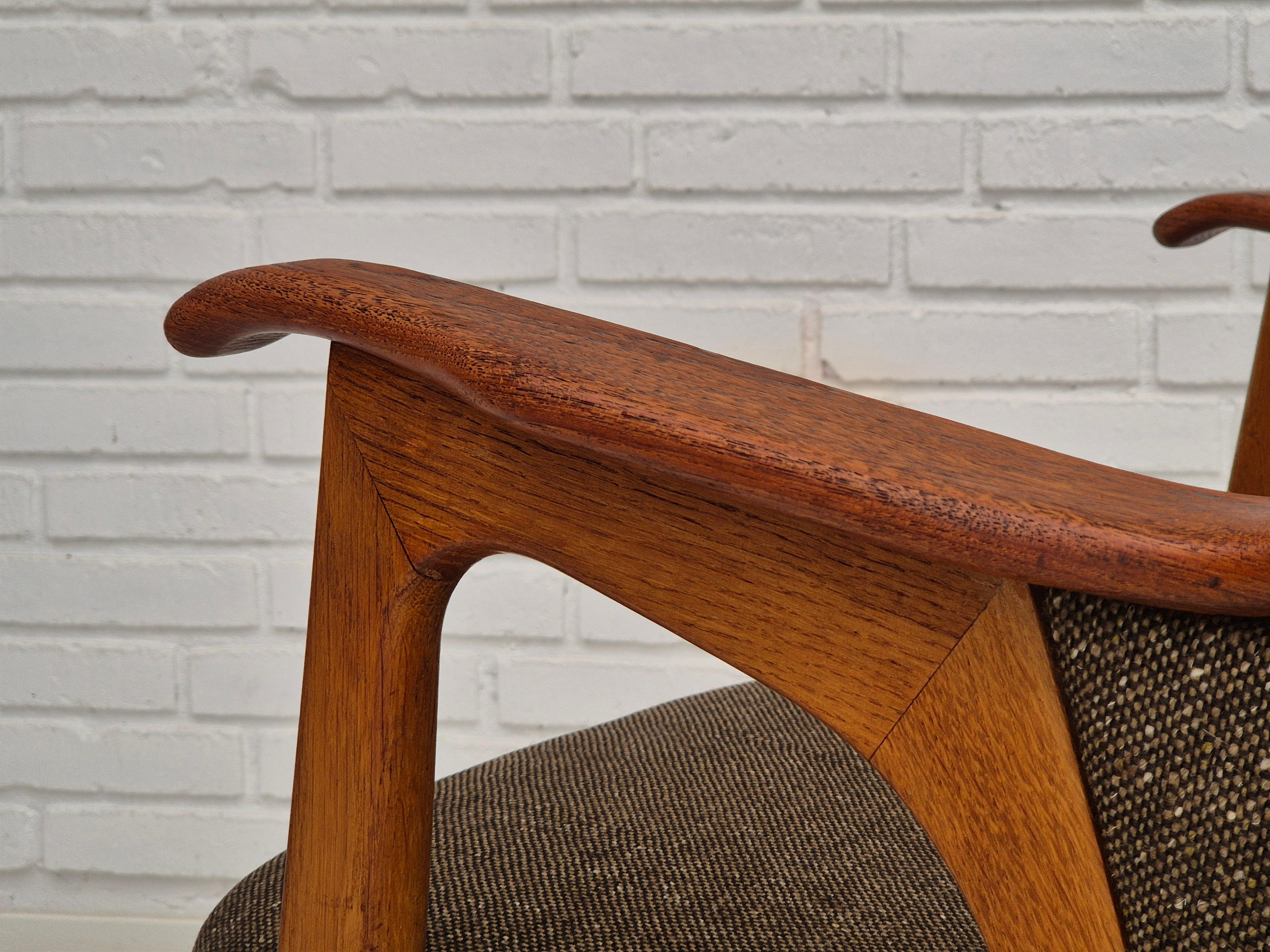 Fauteuil danois des années 1960, tissu laine/cotton, bois de teck. en vente 5