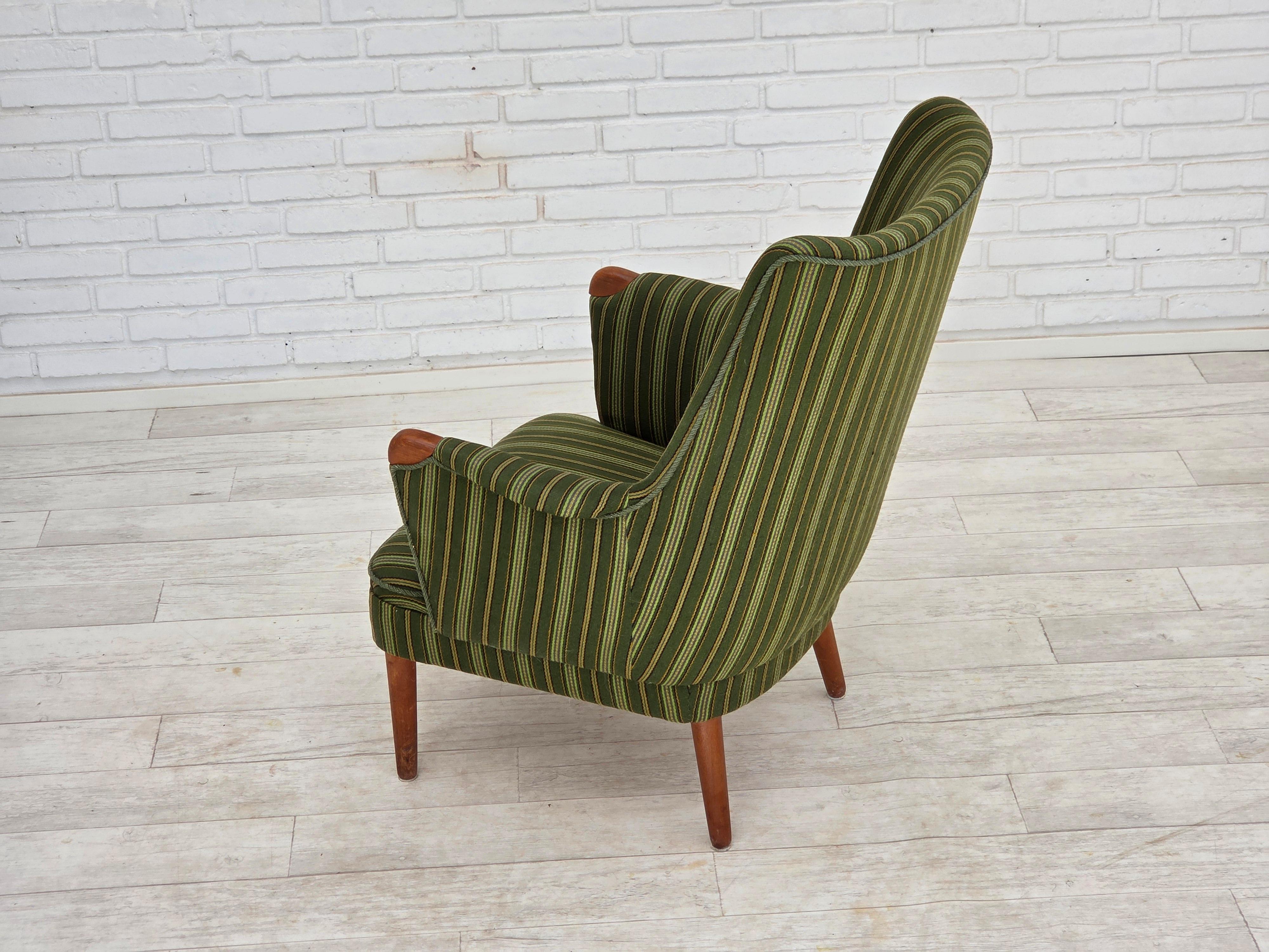 Anni '60, poltrona danese, lana per mobili verde, legno di teak. in vendita 5