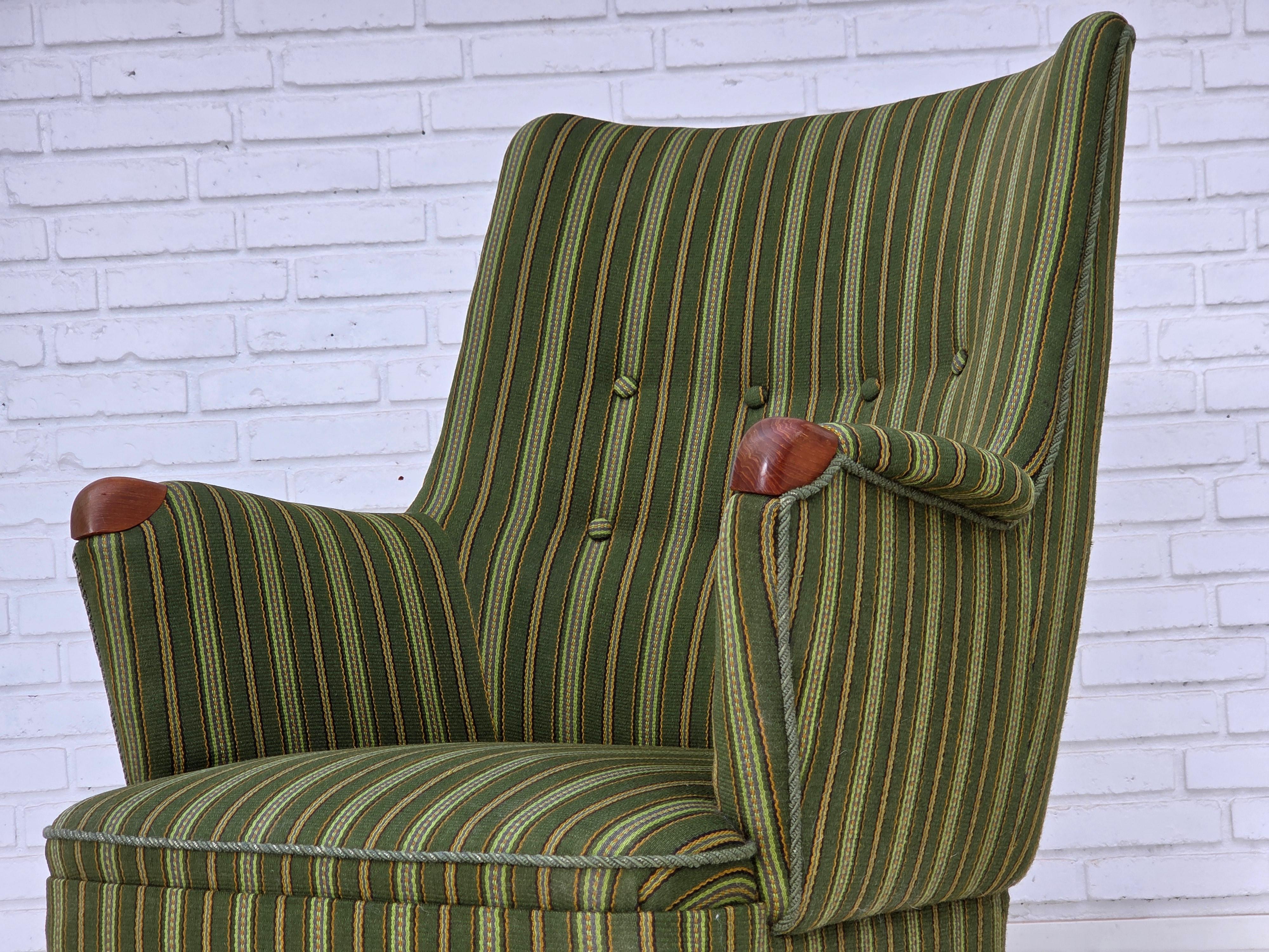 Anni '60, poltrona danese, lana per mobili verde, legno di teak. in vendita 7