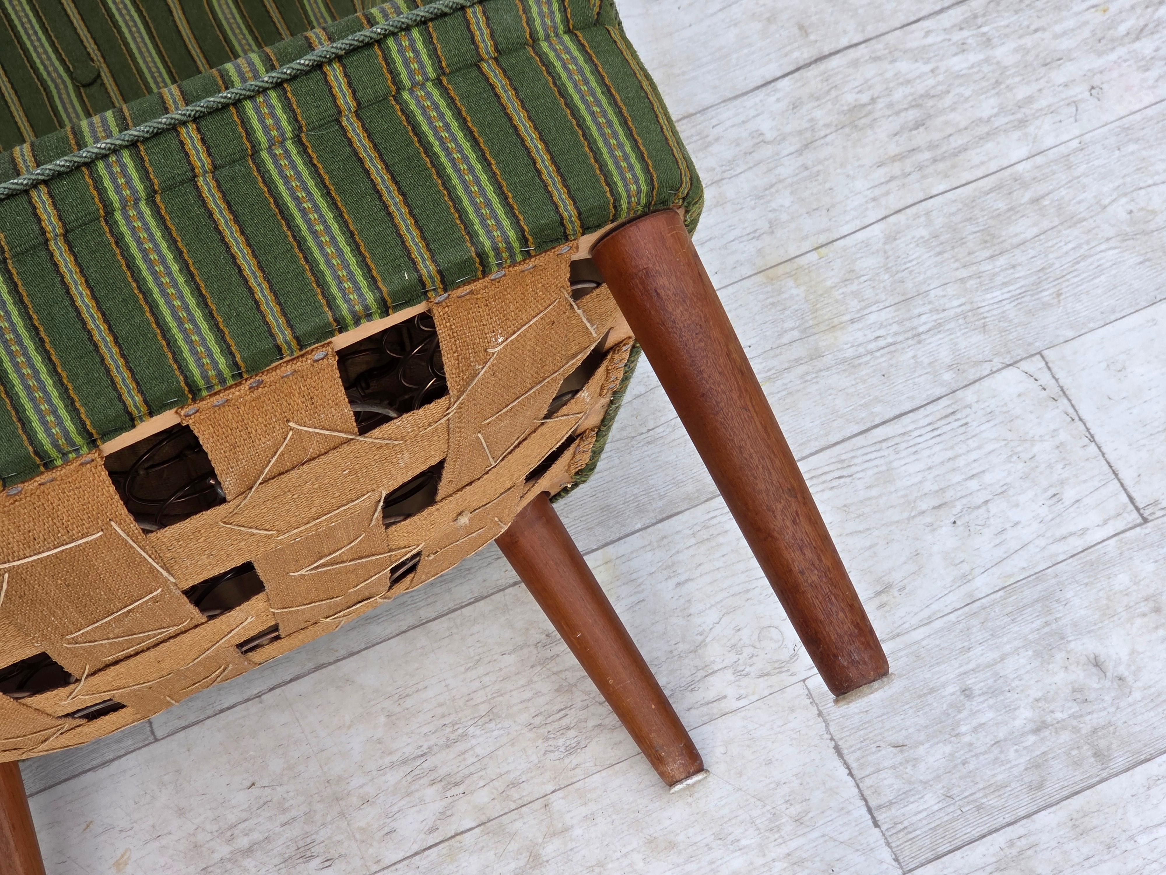 Anni '60, poltrona danese, lana per mobili verde, legno di teak. in vendita 10