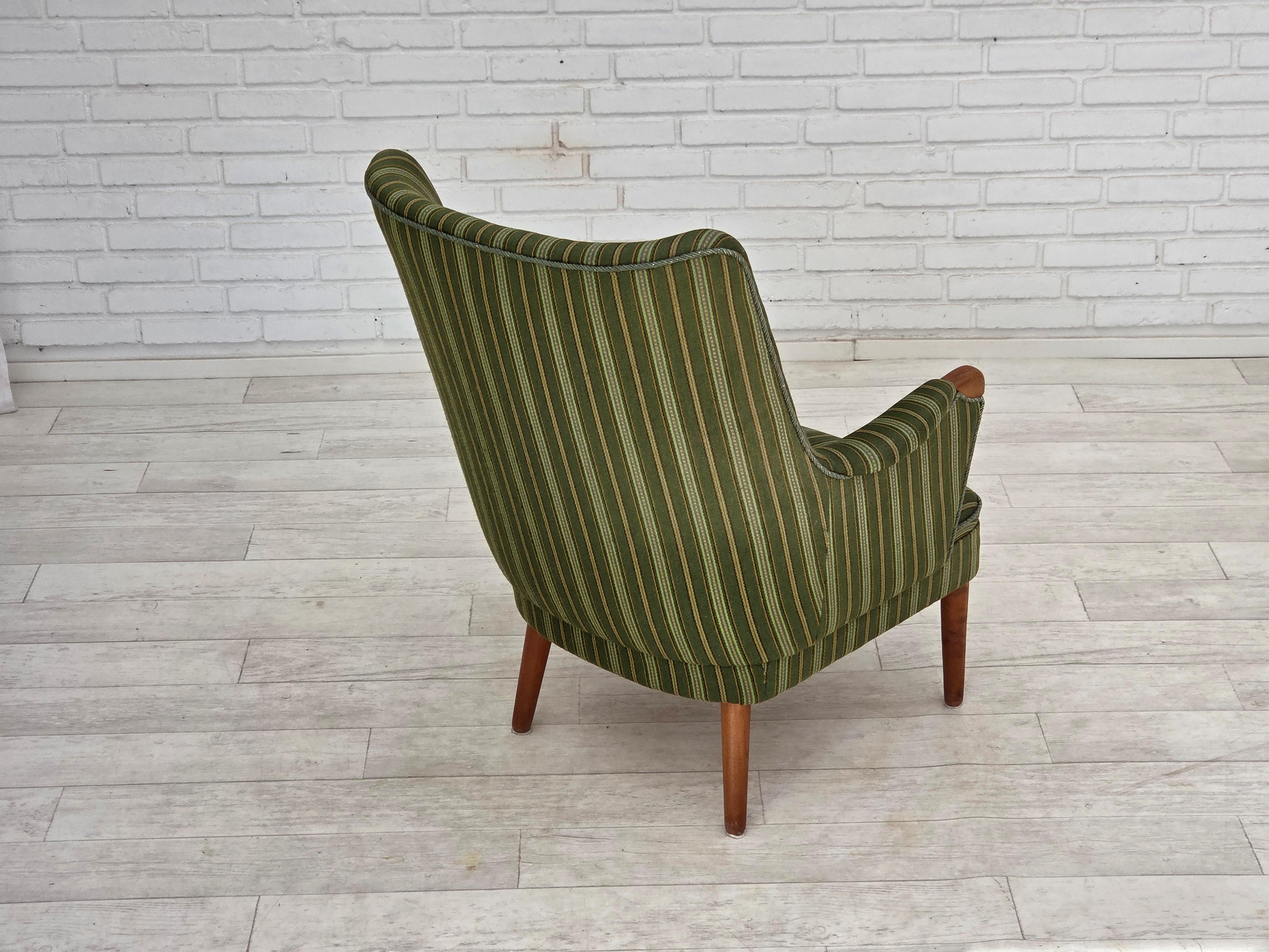 Anni '60, poltrona danese, lana per mobili verde, legno di teak. in vendita 1