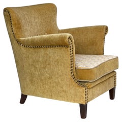 1960er Jahre, dänischer Sessel, honiggelber Möbelvelours, Originalzustand.