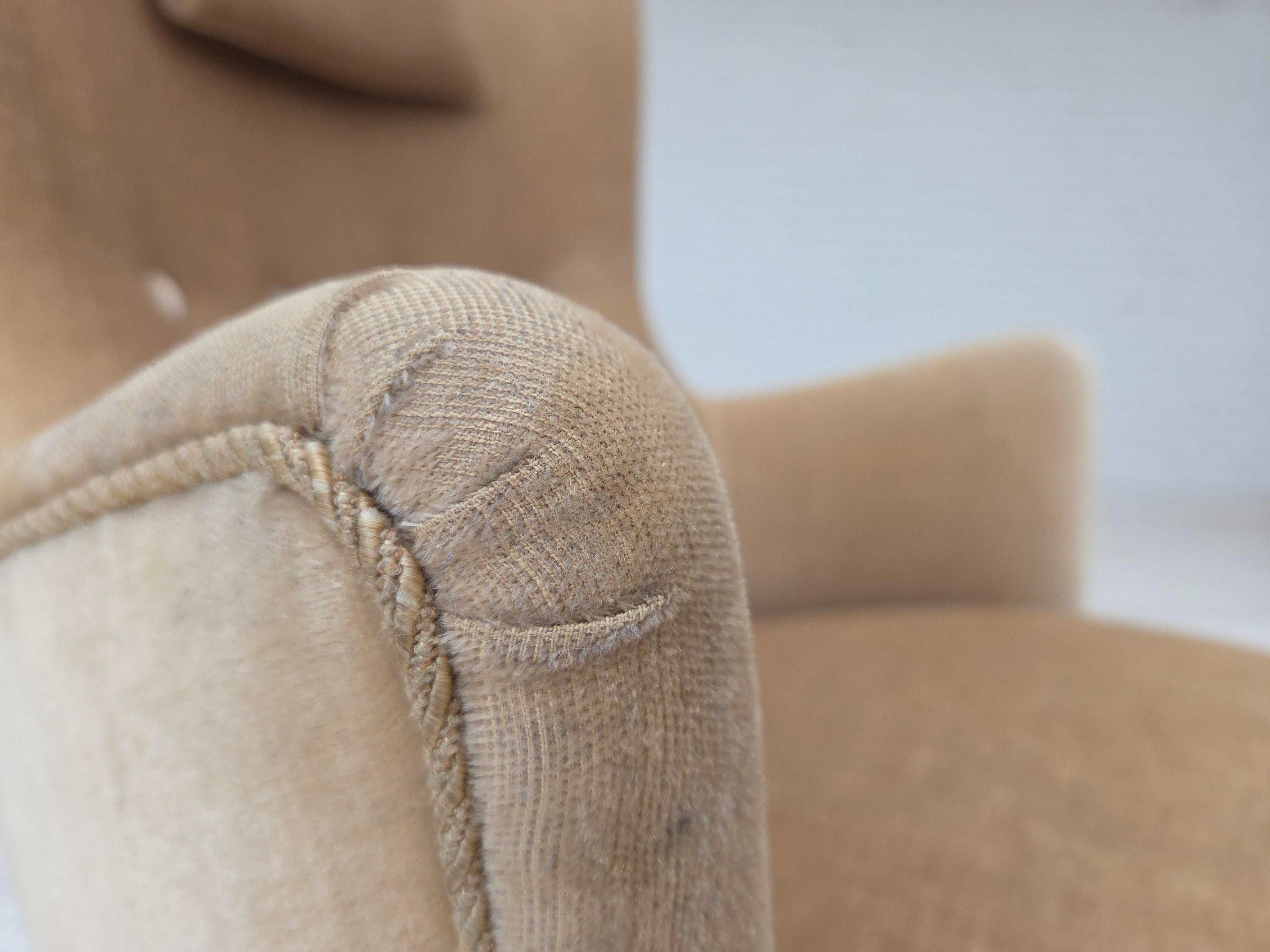 Années 1960, fauteuil danois en velours d'ameublement vert/brun, état d'origine. en vente 3