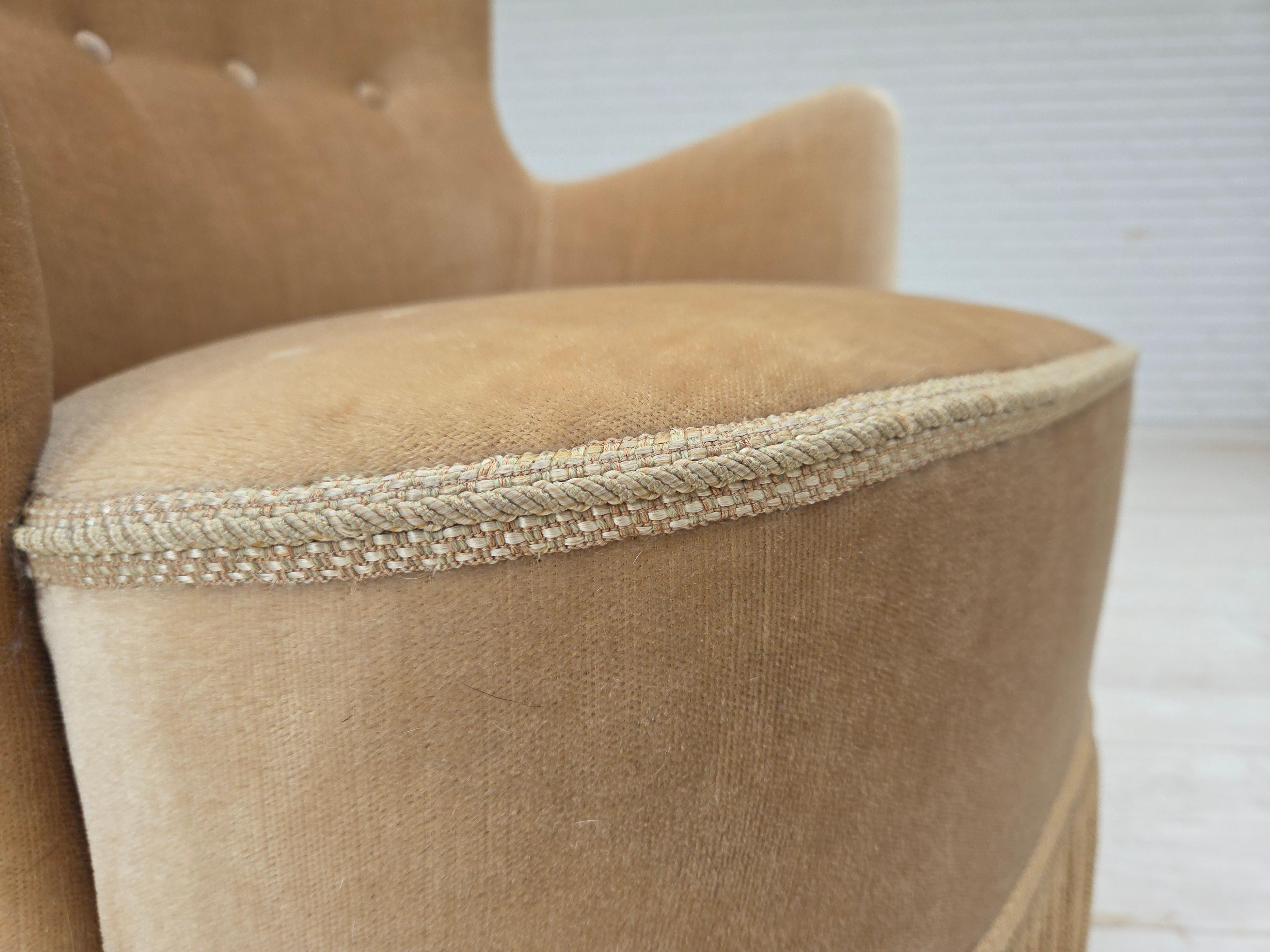 Années 1960, fauteuil danois en velours d'ameublement vert/brun, état d'origine. en vente 5