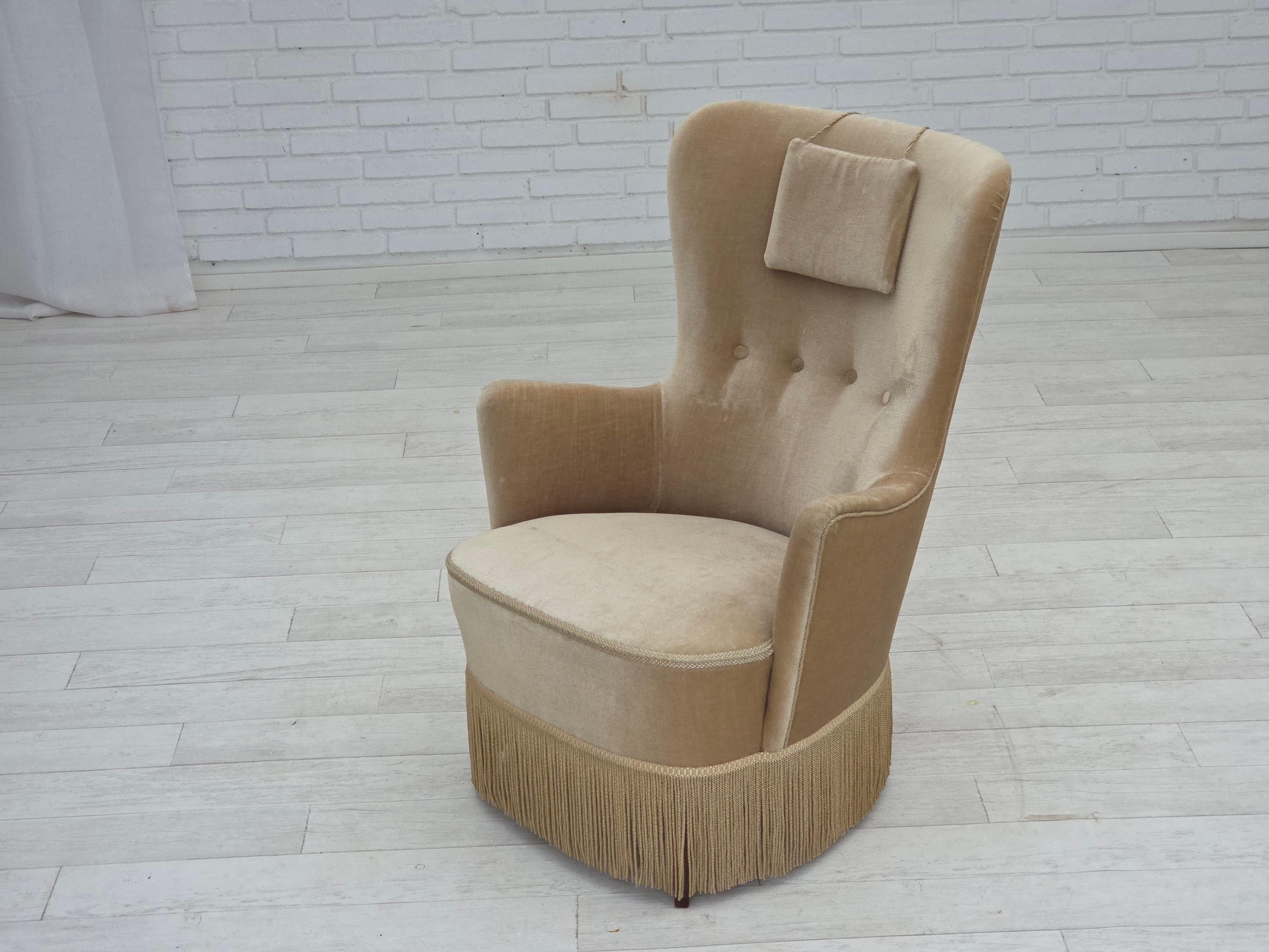 Milieu du XXe siècle Années 1960, fauteuil danois en velours d'ameublement vert/brun, état d'origine. en vente