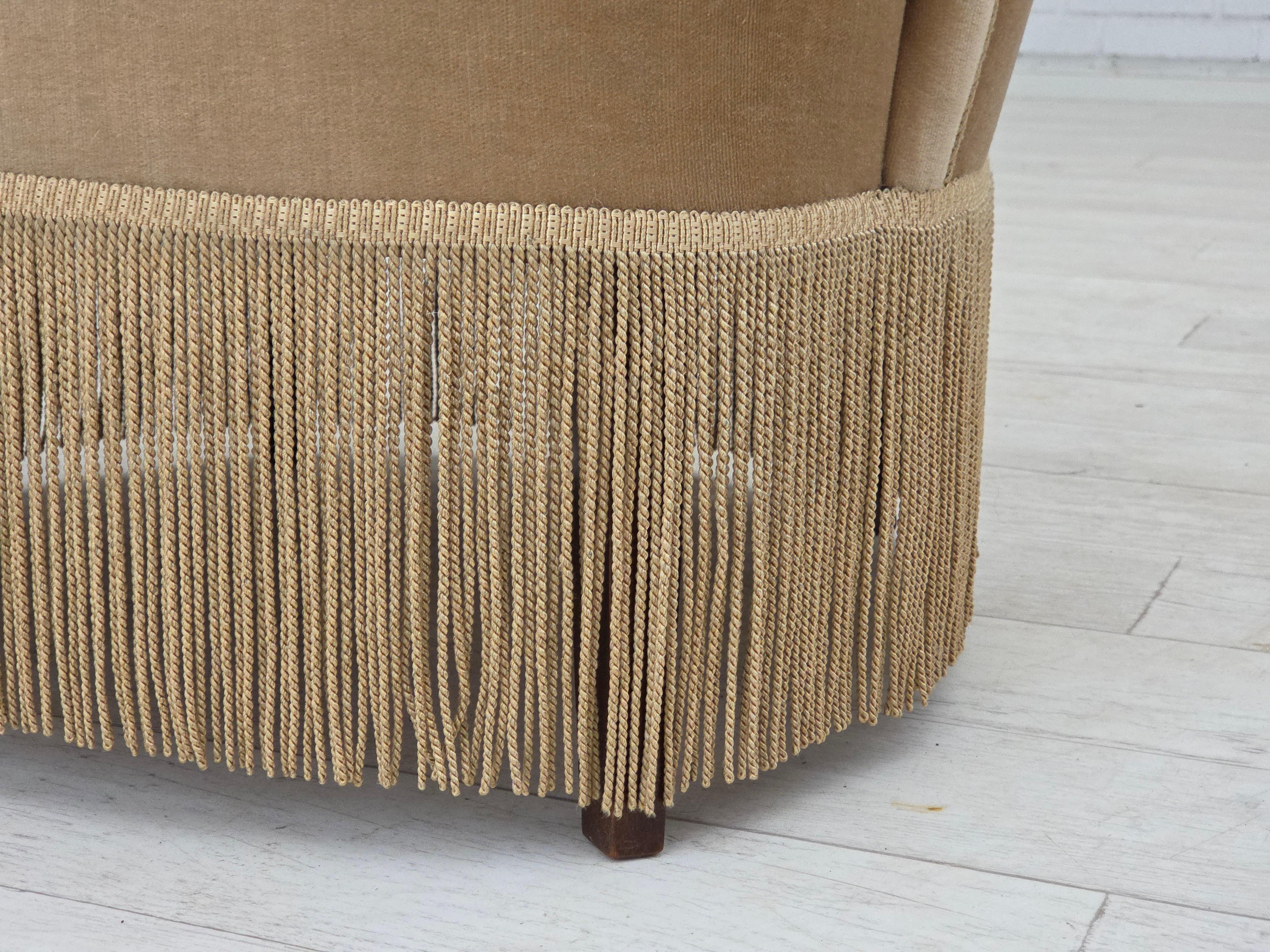 Années 1960, fauteuil danois en velours d'ameublement vert/brun, état d'origine. en vente 2
