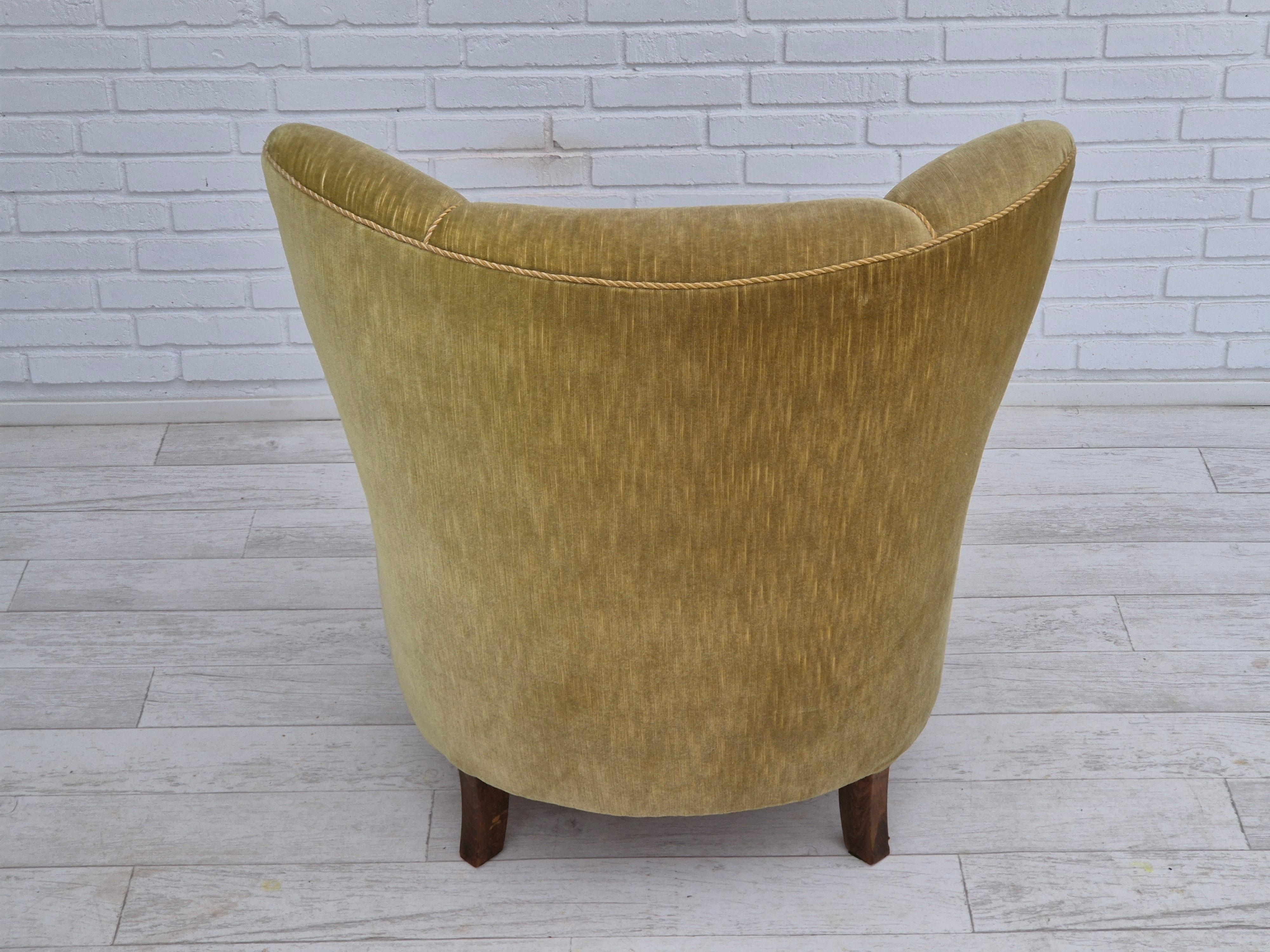 1960s, Danish armchair in original very good condition, furniture velour, oak. For Sale 13