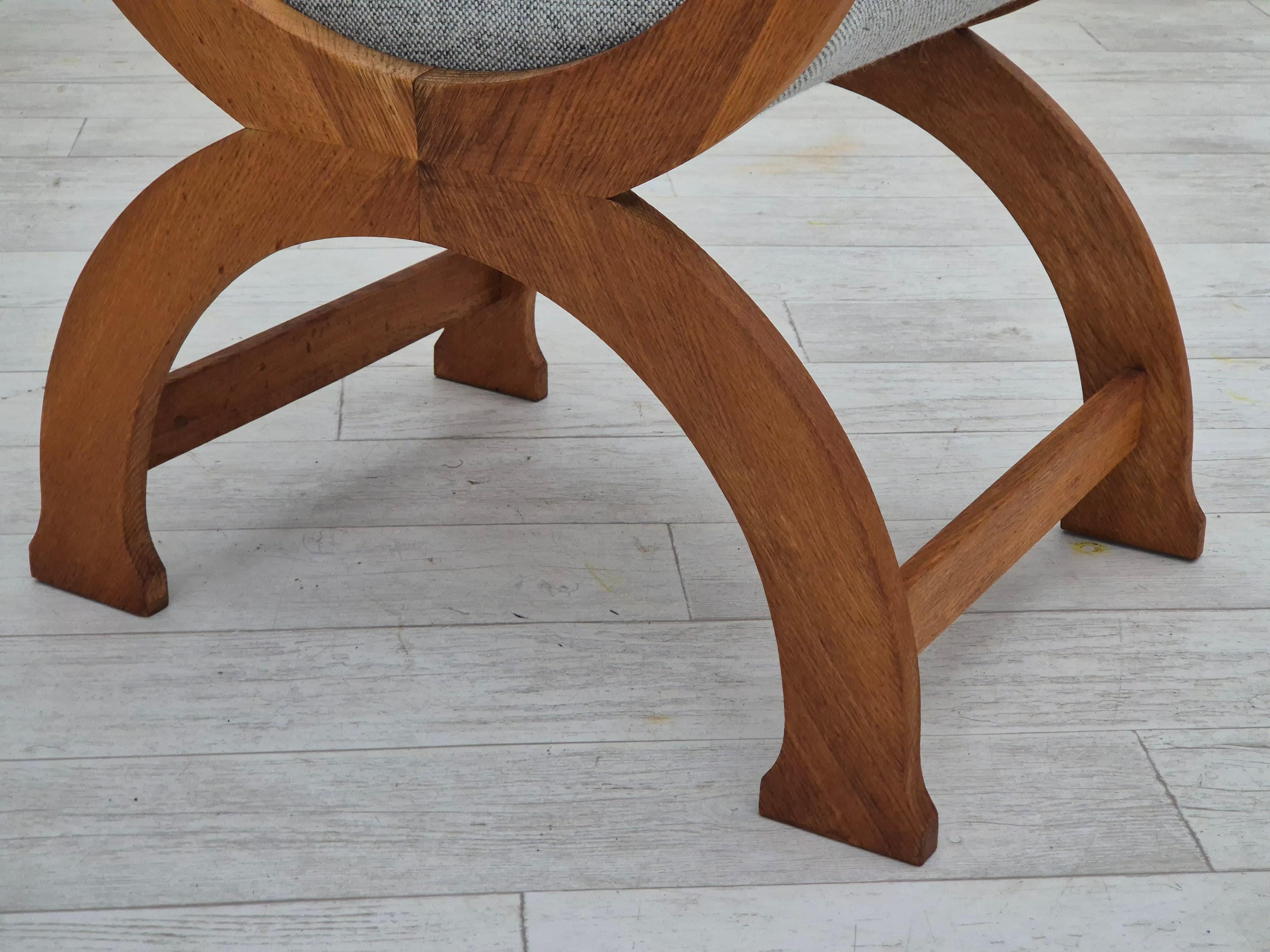 1960s, Danish armchair in solid oak wood, reupholstered, KVADRAT furniture wool. For Sale 7