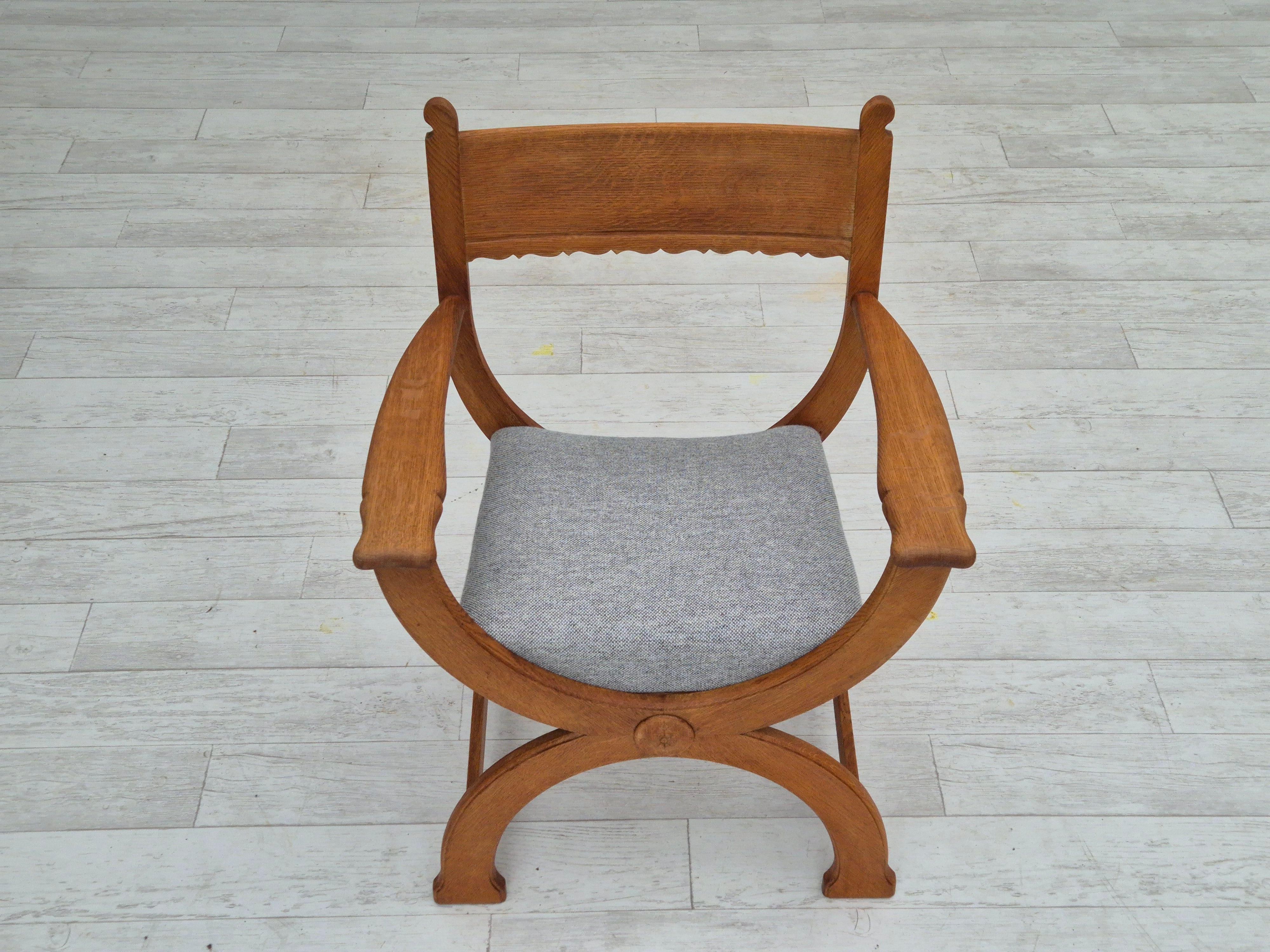 1960s, Danish armchair in solid oak wood, reupholstered, KVADRAT furniture wool. In Good Condition For Sale In Tarm, 82