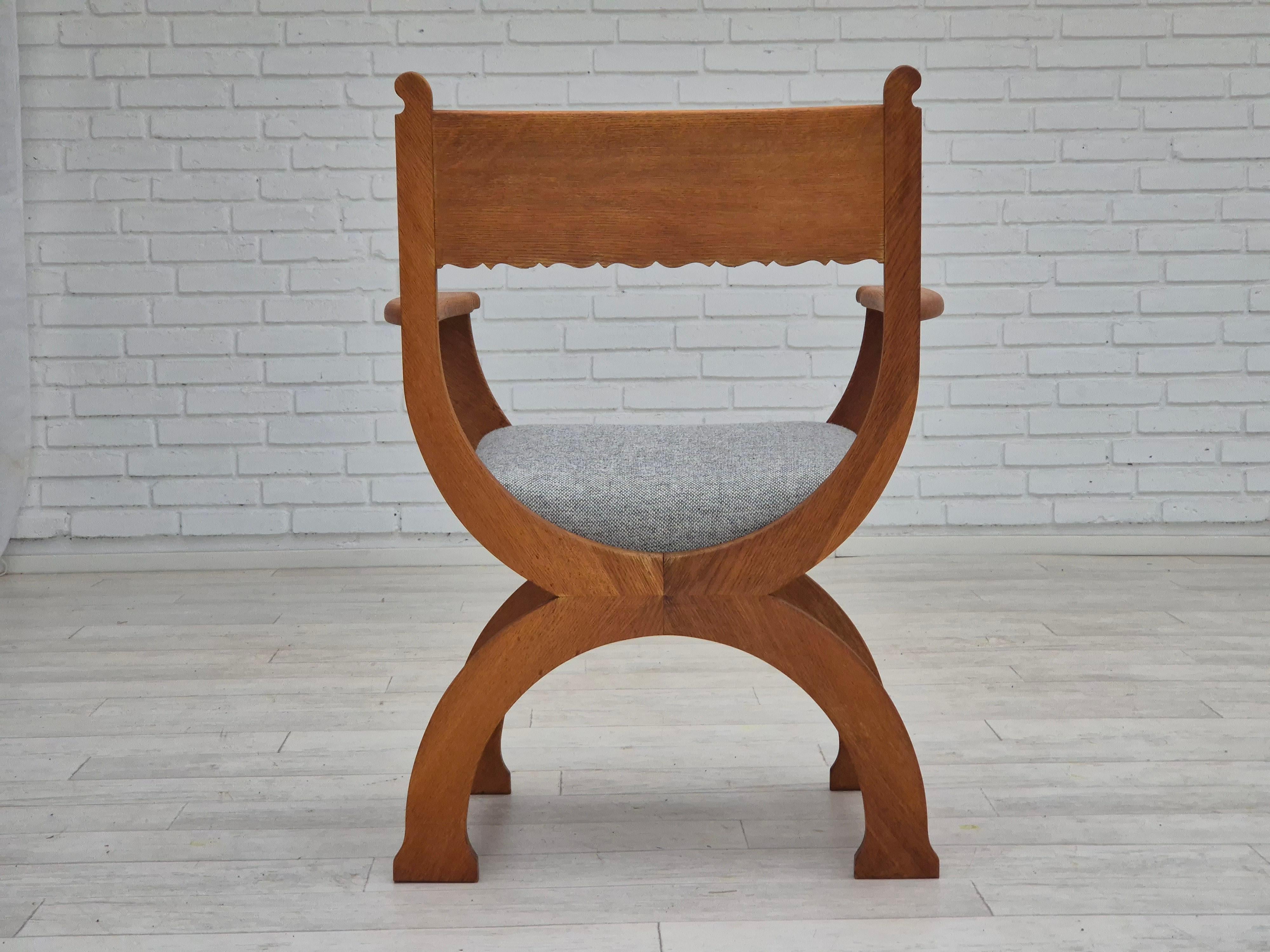 1960s, Danish armchair in solid oak wood, reupholstered, KVADRAT furniture wool. For Sale 1