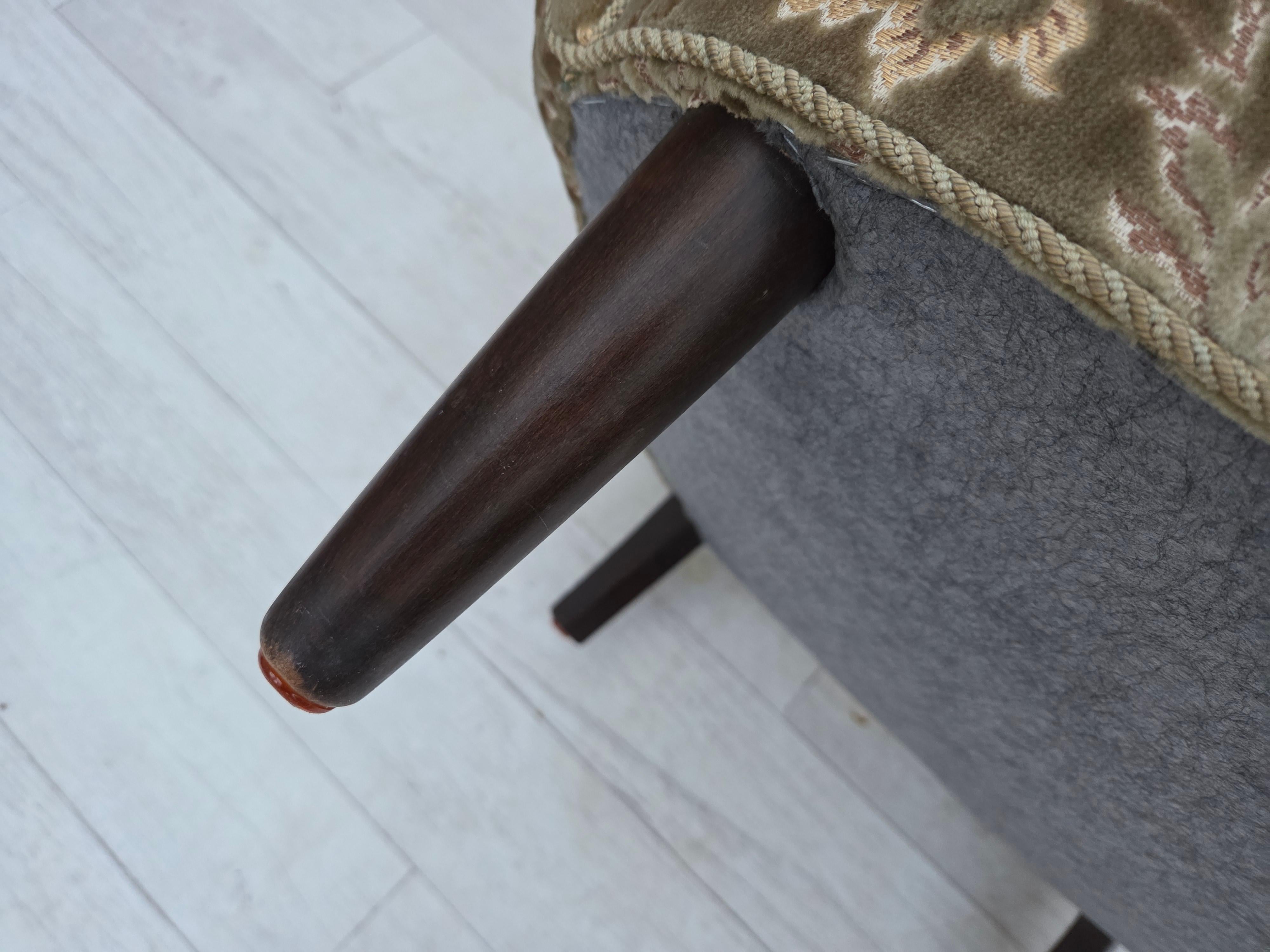 Años 60, sillón danés, muebles de terciopelo verde claro, patas de madera de teca. en venta 12