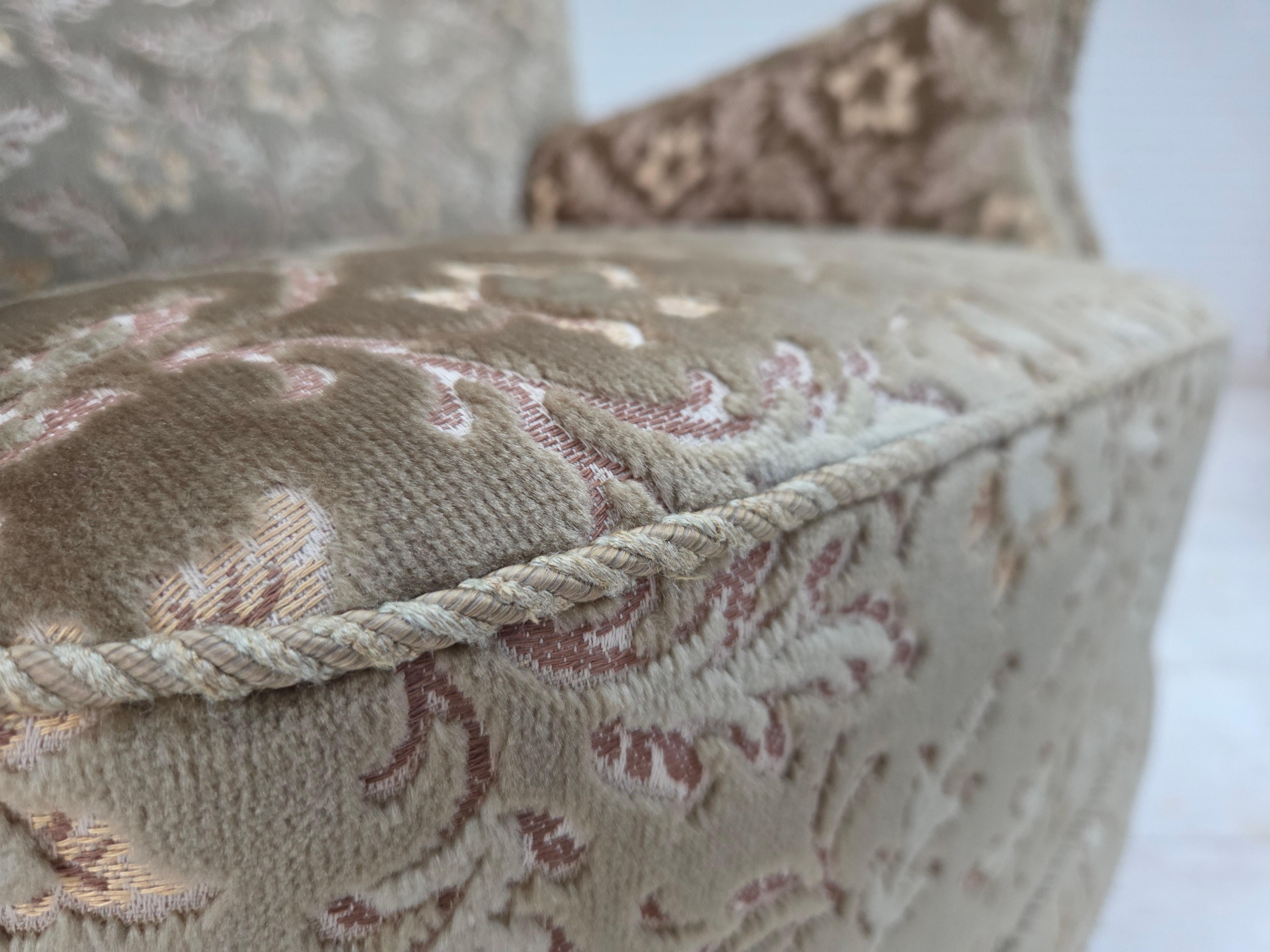 Años 60, sillón danés, muebles de terciopelo verde claro, patas de madera de teca. Danés en venta