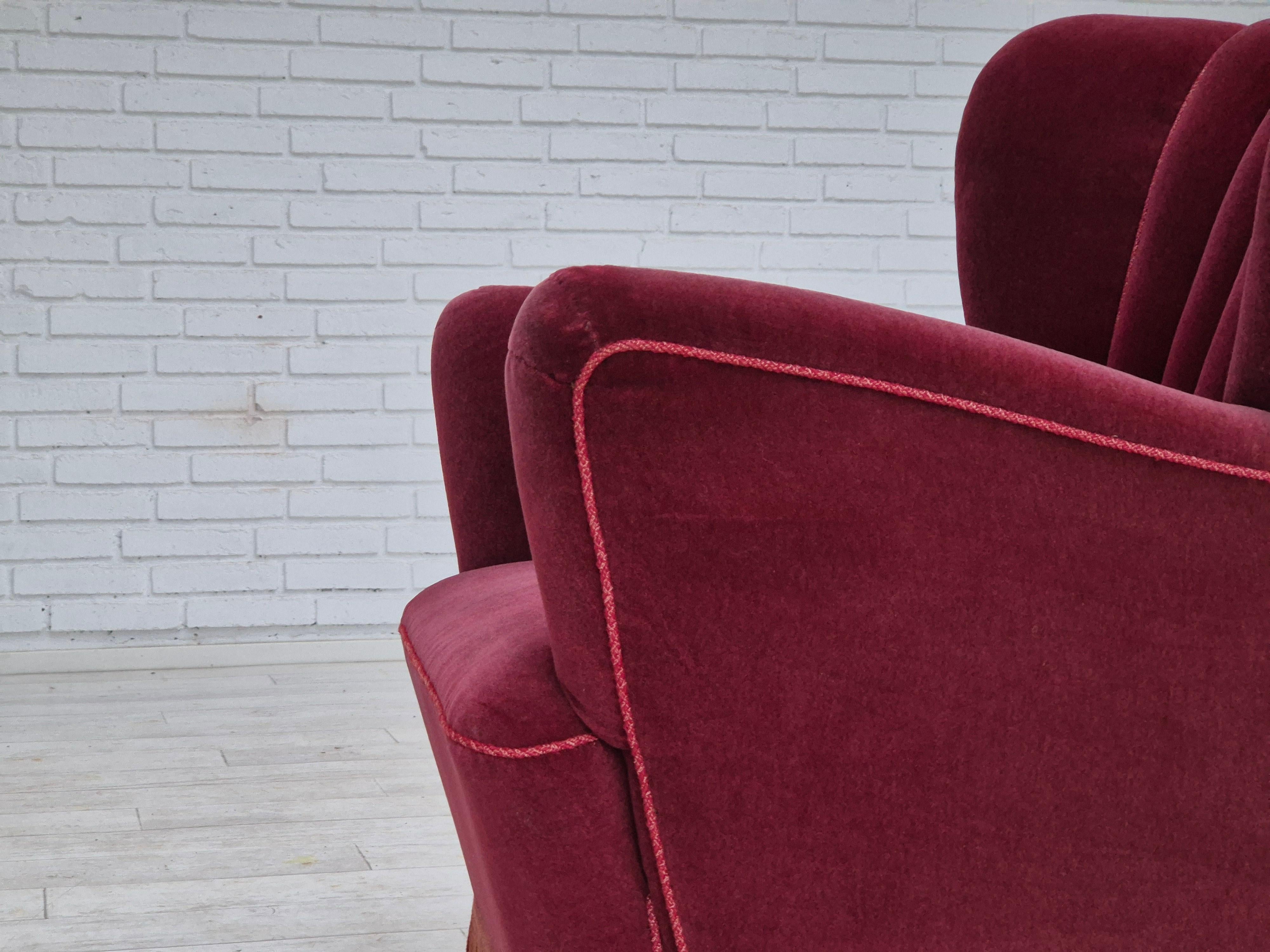 Dänischer Sessel, originaler Zustand, 1960er Jahre, Kirschbaumholzrot, Samt. im Angebot 5