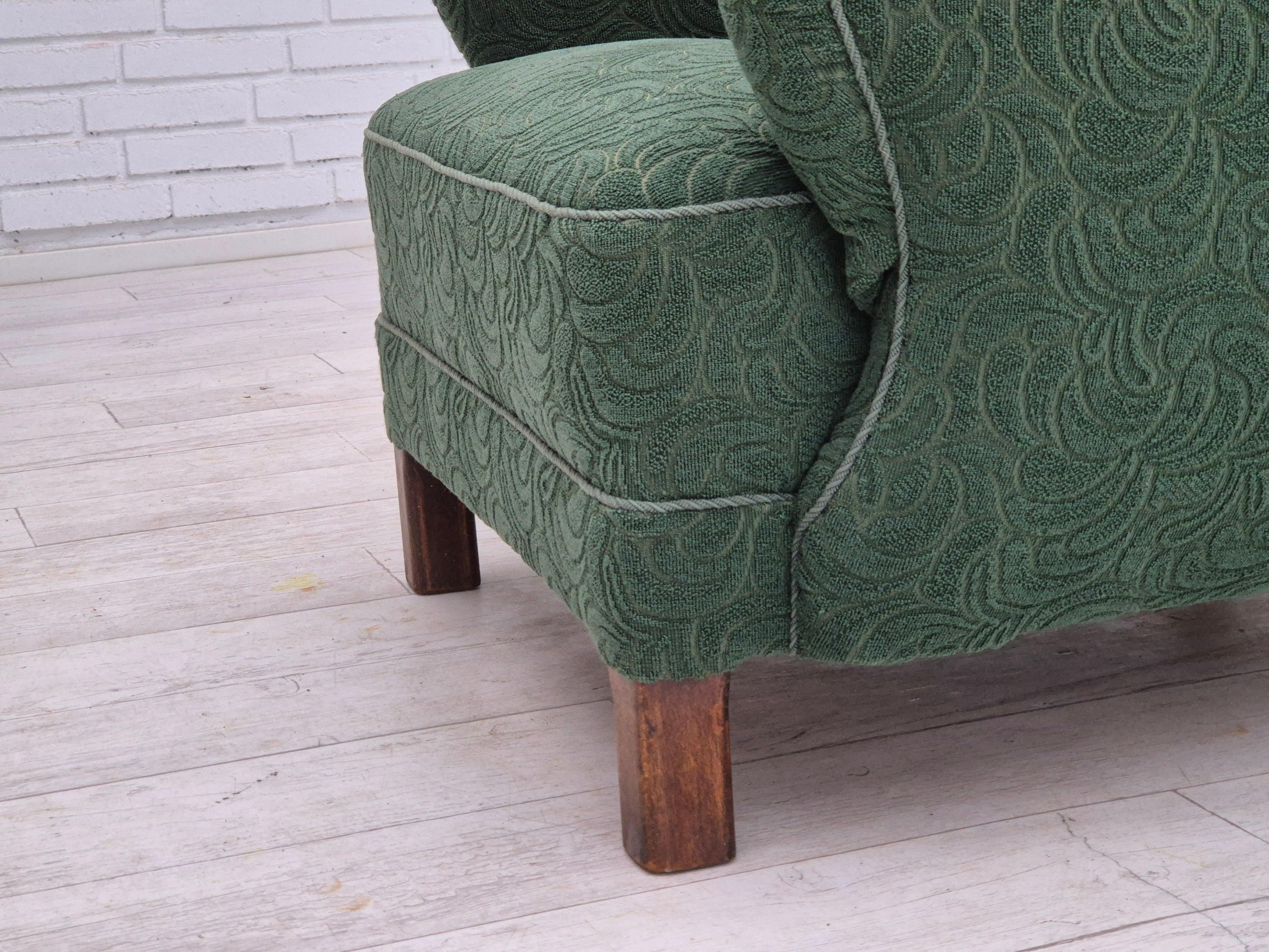 Años 60, sillón danés, estado original, muebles de tela, patas de madera de haya. en venta 10