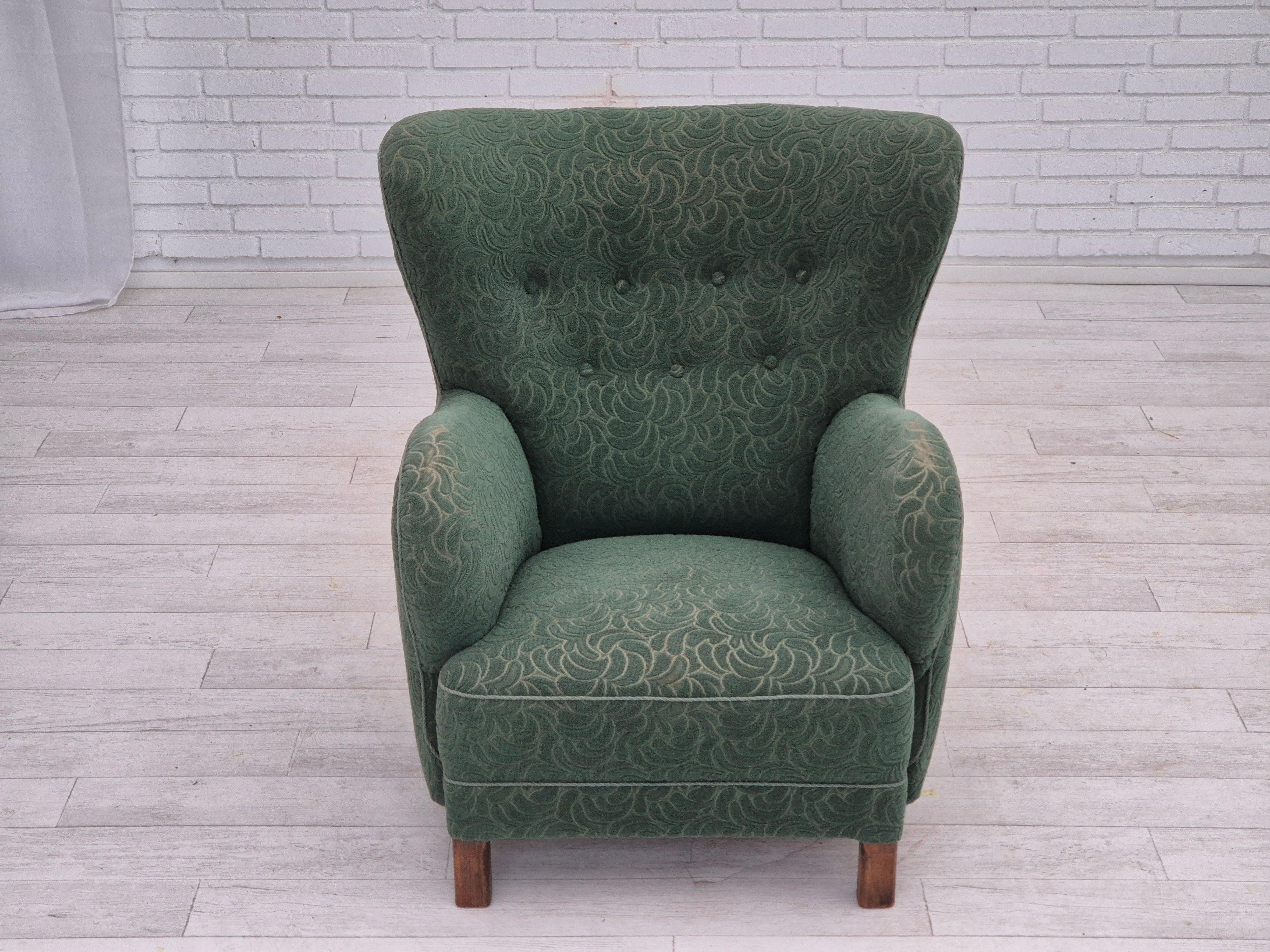 Años 60, sillón danés, estado original, muebles de tela, patas de madera de haya. Escandinavo moderno en venta