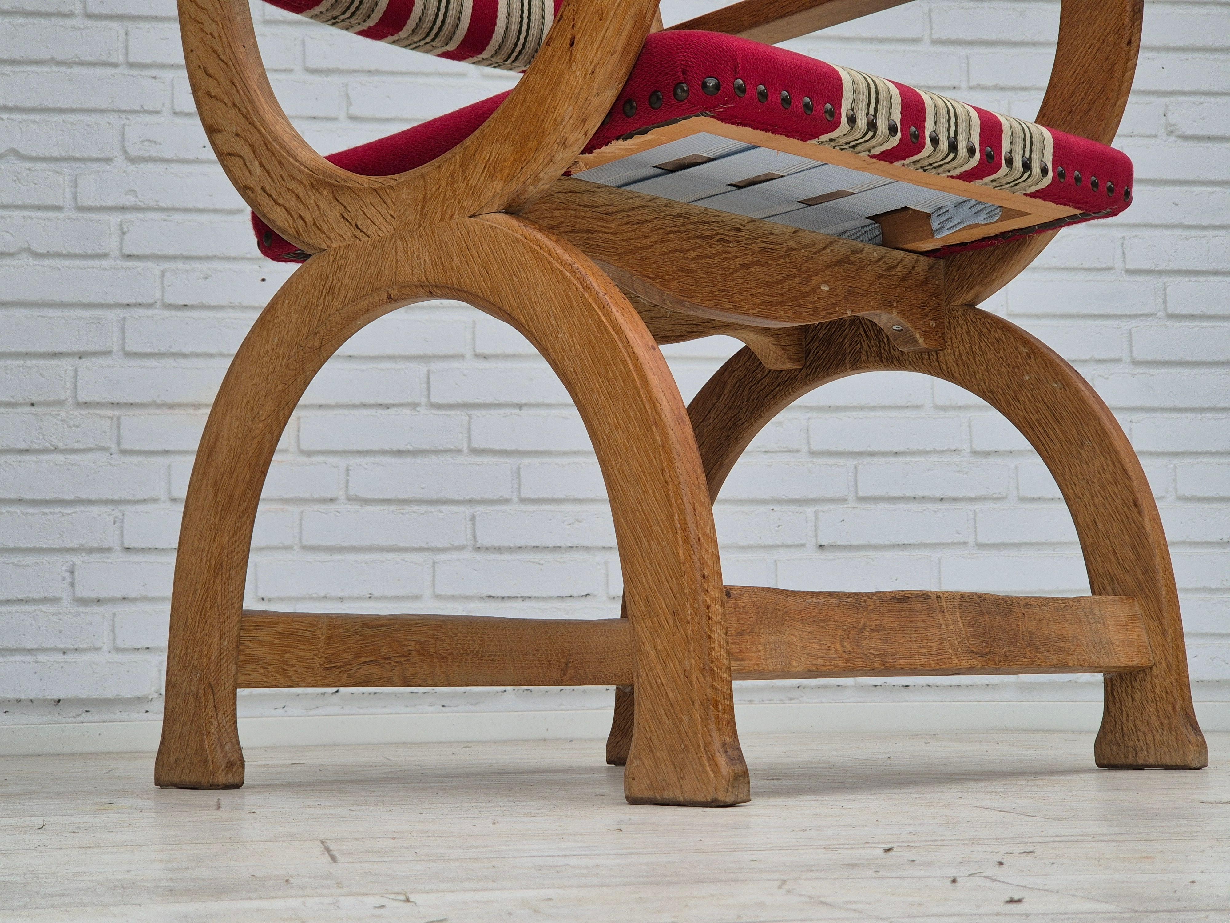 1960er Jahre, Dänischer Sessel, Originalzustand, Möbelwolle, Eichenholz. im Angebot 8