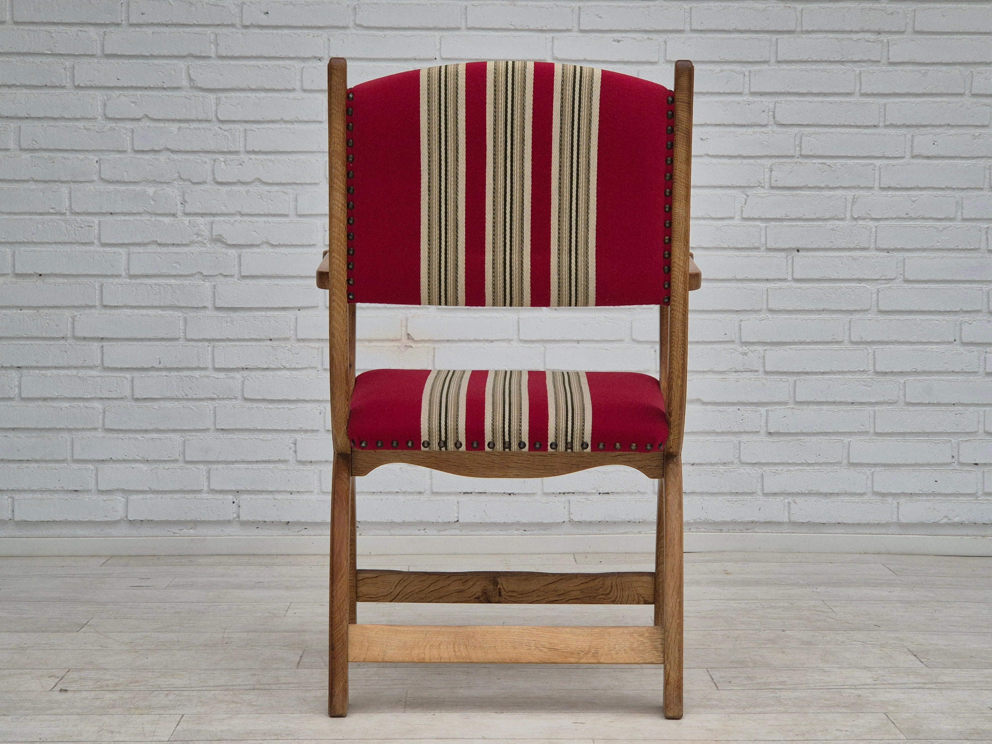 1960er Jahre, Dänischer Sessel, Originalzustand, Möbelwolle, Eichenholz. im Zustand „Gut“ im Angebot in Tarm, 82