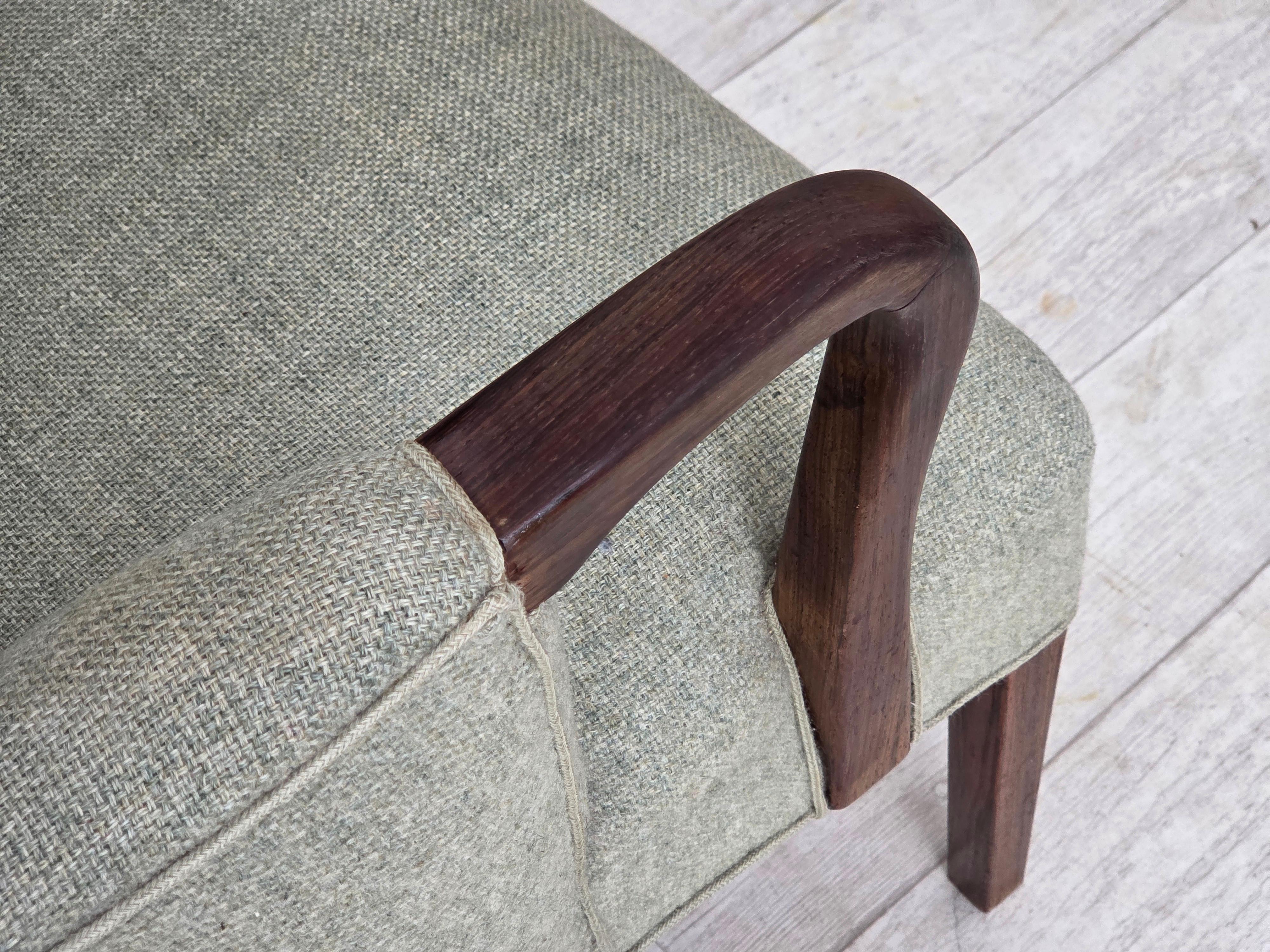 Fauteuil danois des années 1960, laine d'ameublement gris clair d'origine, bois de teck massif. en vente 4