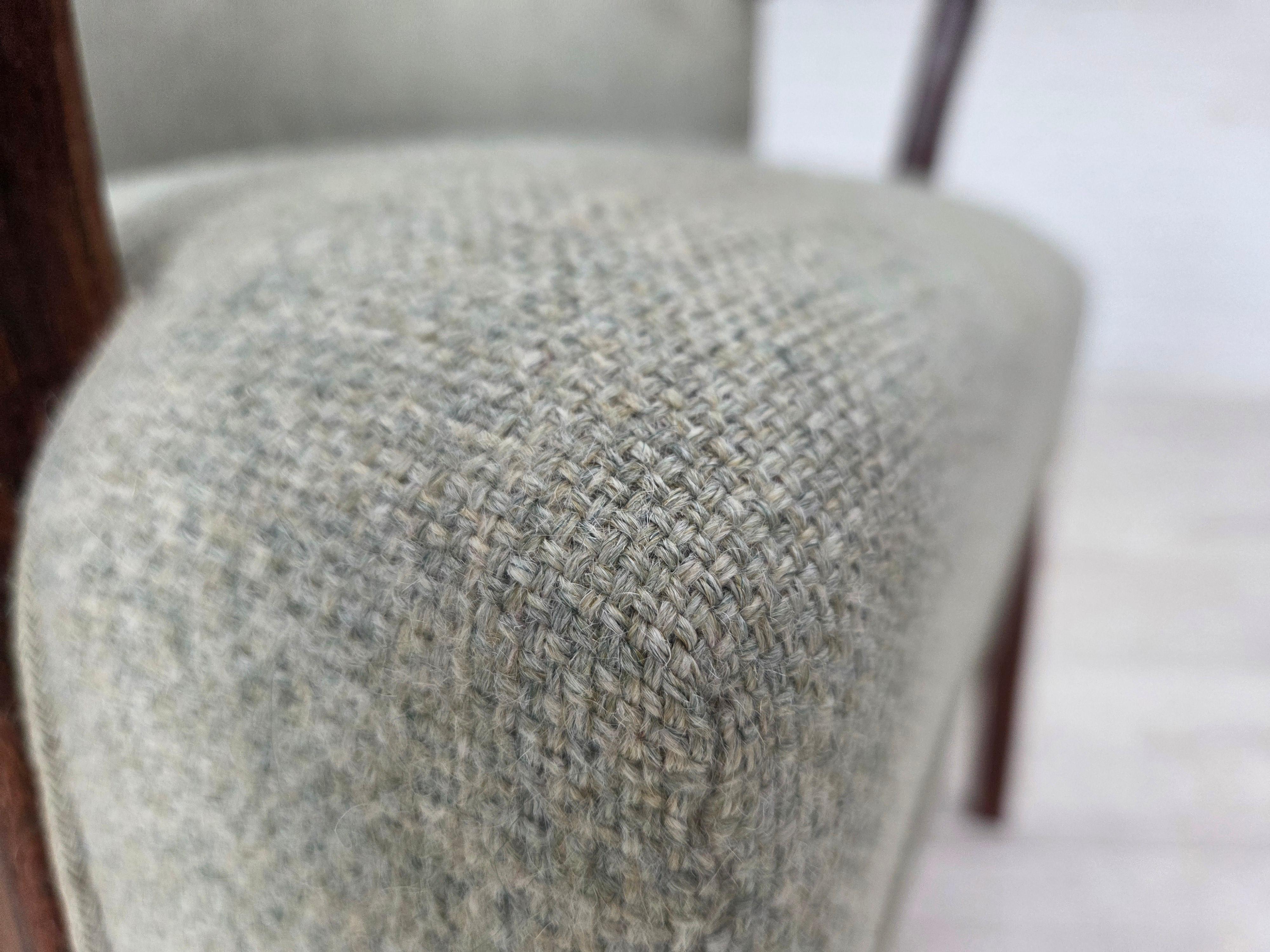 Fauteuil danois des années 1960, laine d'ameublement gris clair d'origine, bois de teck massif. en vente 1
