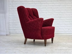 Años 60, sillón danés, tapizado original en tela roja.