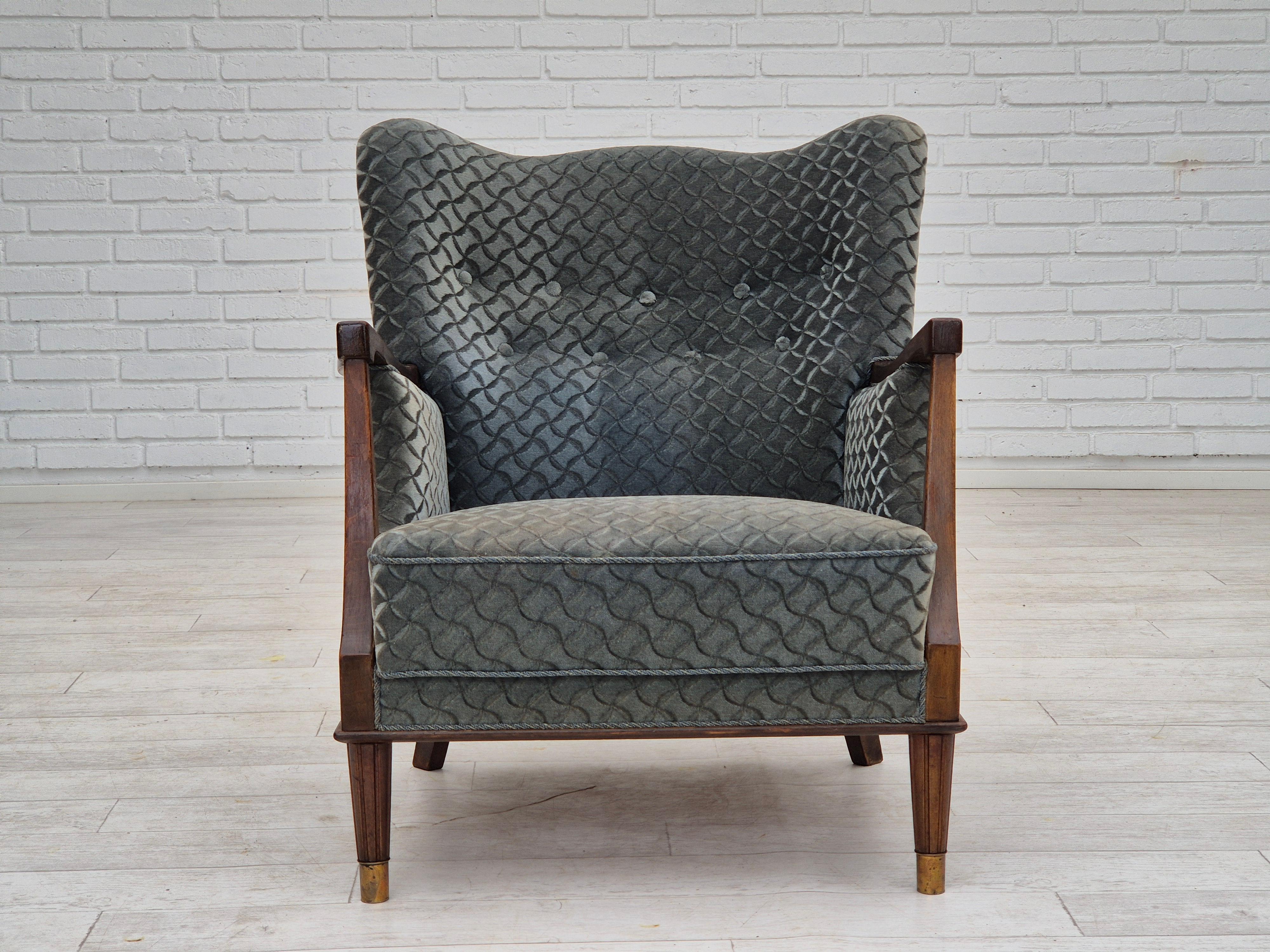 Scandinave moderne Fauteuil danois des années 1960, très bon état d'origine, velours de meuble, hêtre. en vente