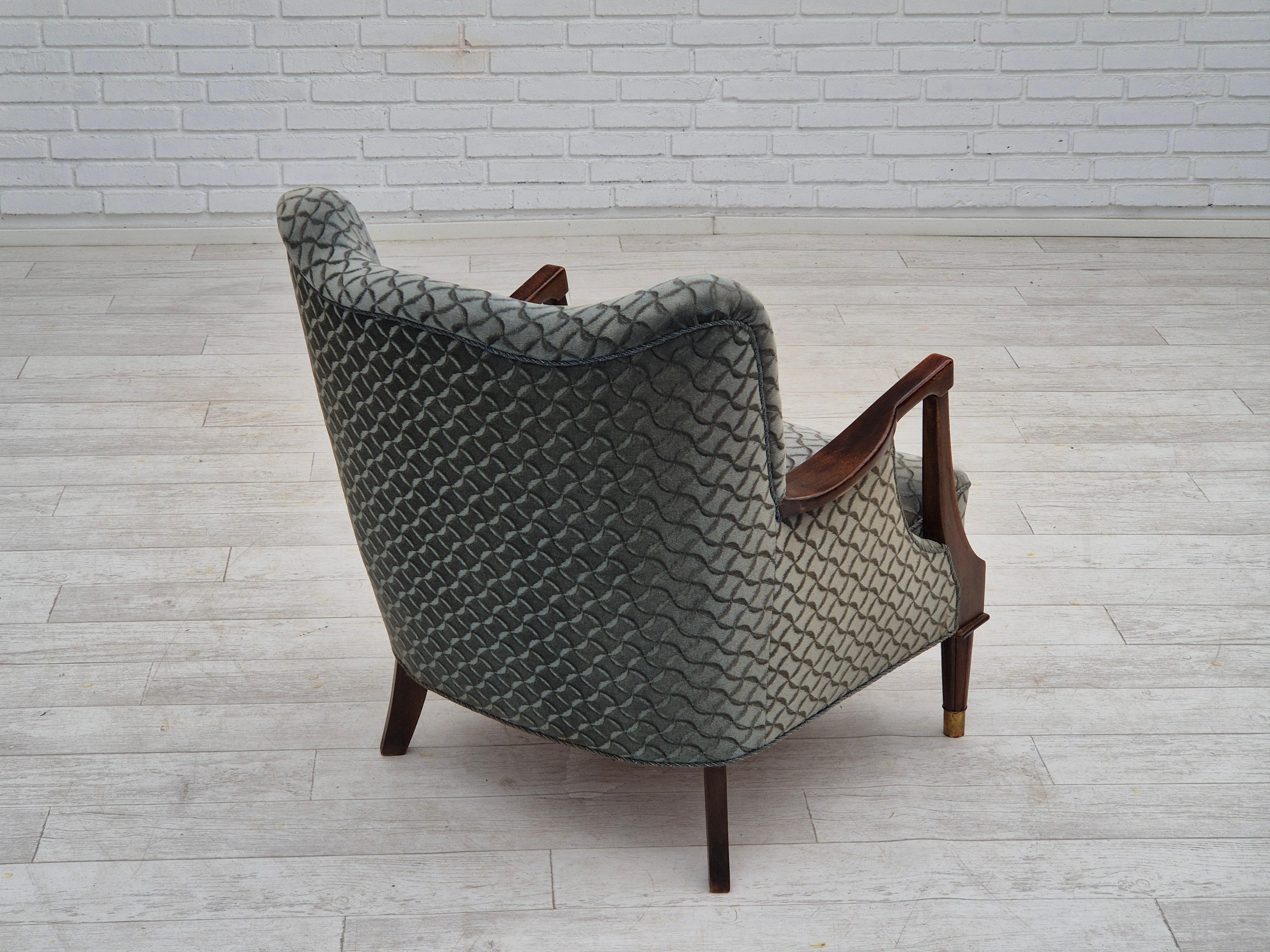 Fauteuil danois des années 1960, très bon état d'origine, velours de meuble, hêtre. Bon état - En vente à Tarm, 82