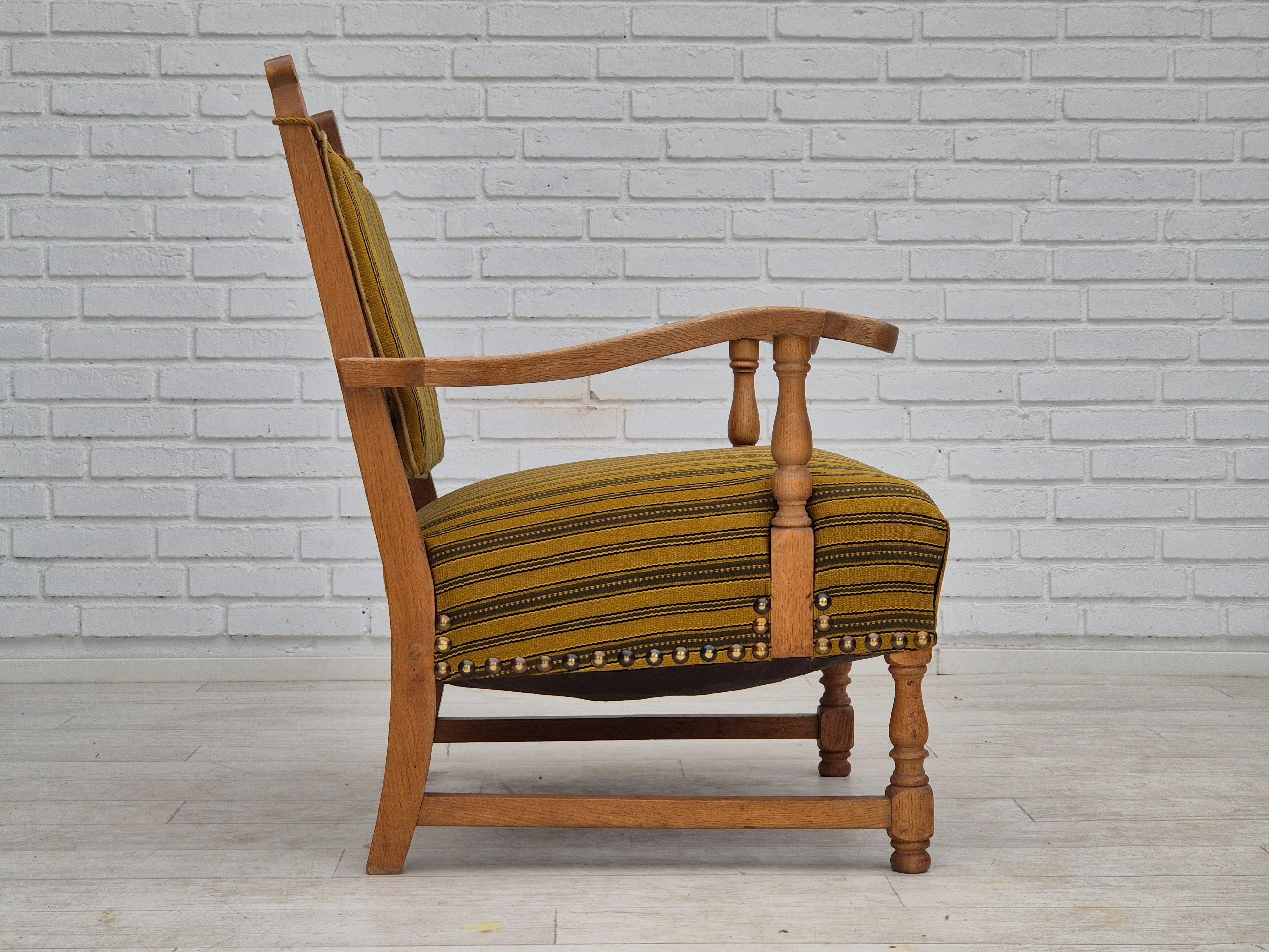 Danese Poltrona danese degli anni '60, originale in ottime condizioni, mobili in lana, rovere massiccio. in vendita