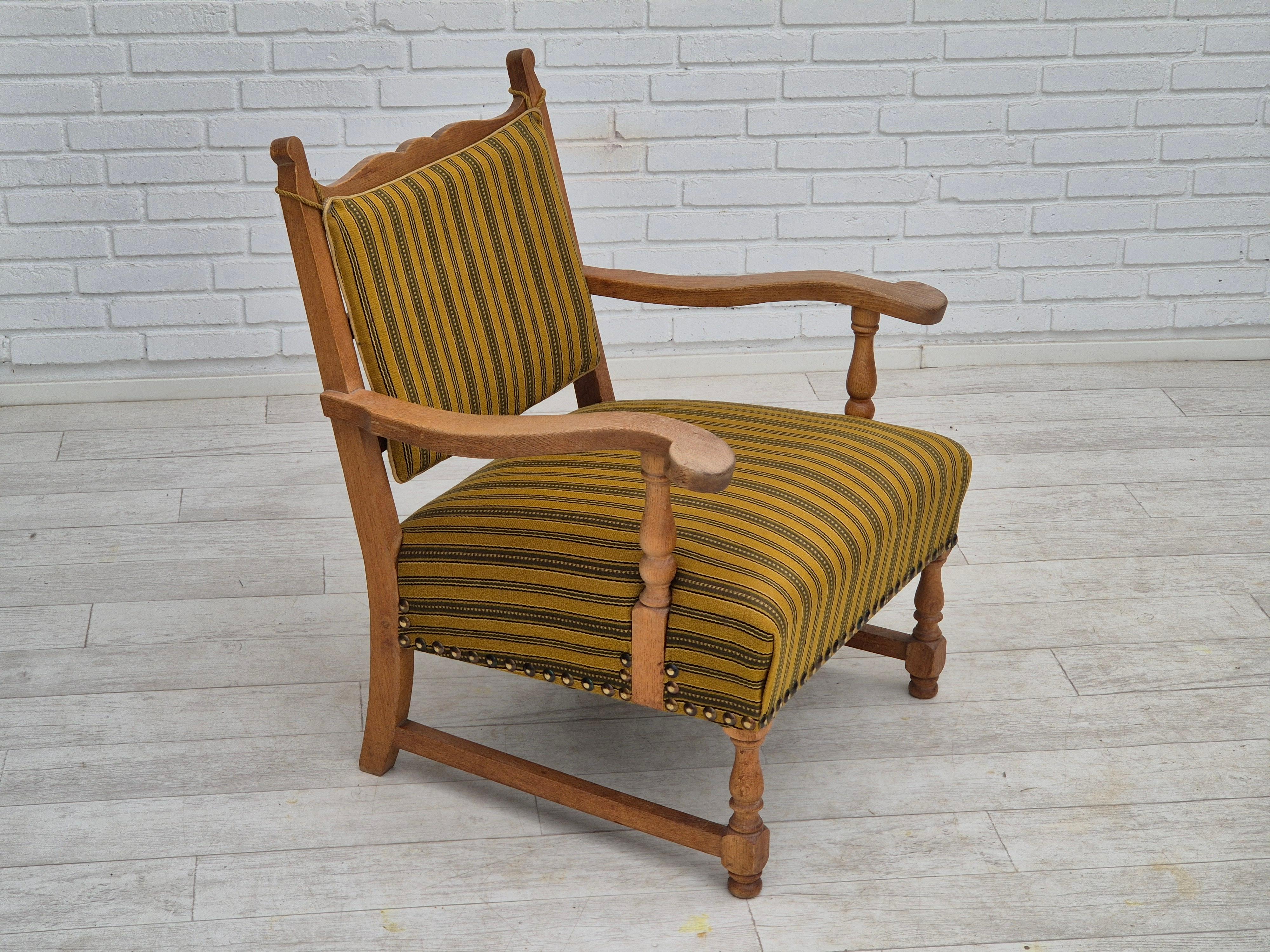 Poltrona danese degli anni '60, originale in ottime condizioni, mobili in lana, rovere massiccio. in vendita 1