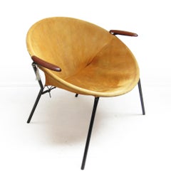 Chaise longue danoise des années 1960 en daim ocre, acier et teck par Hans Olsen
