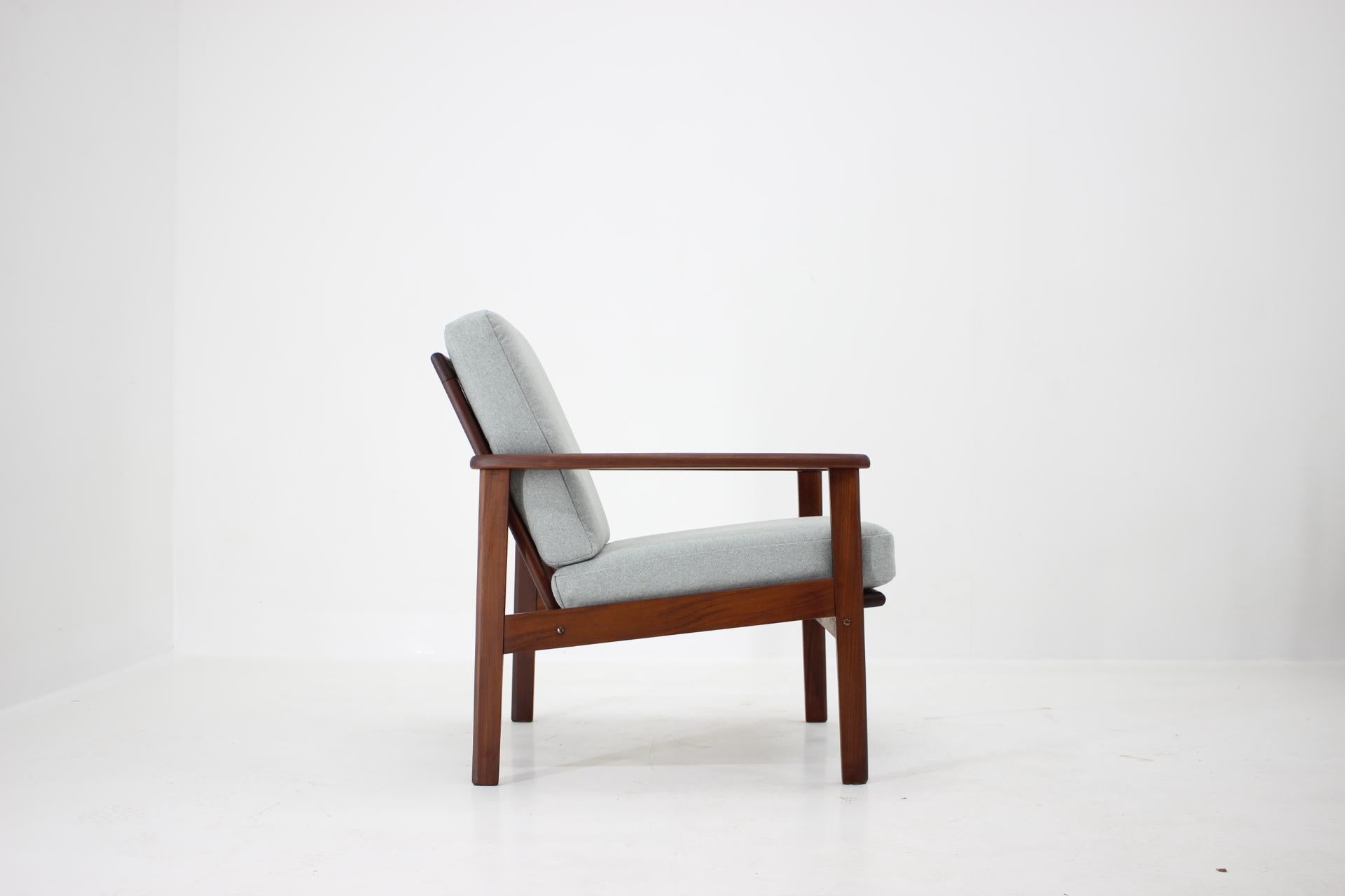 1960s Danish Beech Armchair In Good Condition For Sale In Praha, CZ