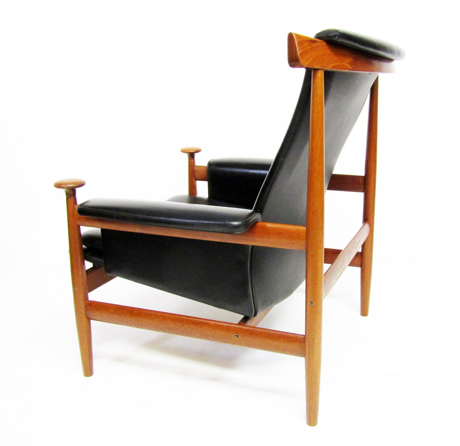 Chaise et pouf Bwana danoises des années 1960 par Finn Juhl en teck et Skai en vente 6